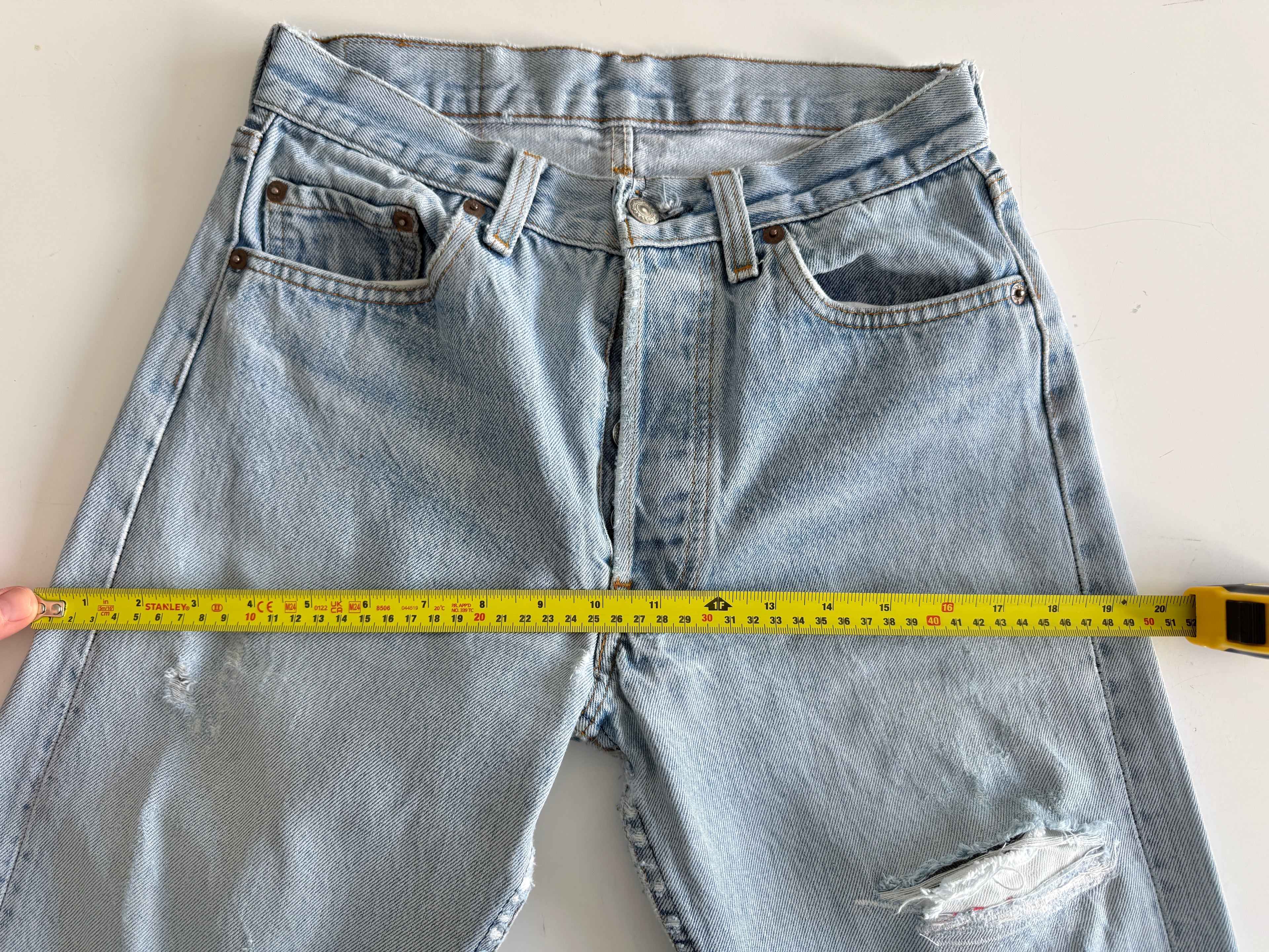 W26 L31 vintage Levis 501 25-26” measured light faded blue 70s/80’s levi’s 501s made in USA