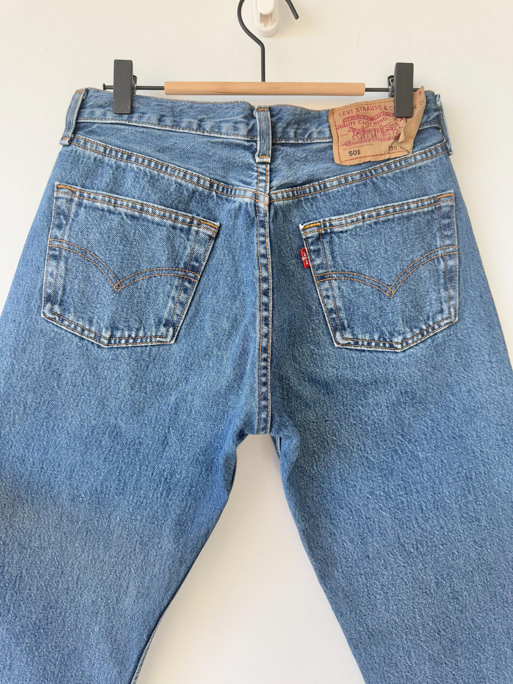 Levis 501 vintage w28 L32 medium blue 501s made in Spain straight leg jeans 501 27”/28” waist (febuk)