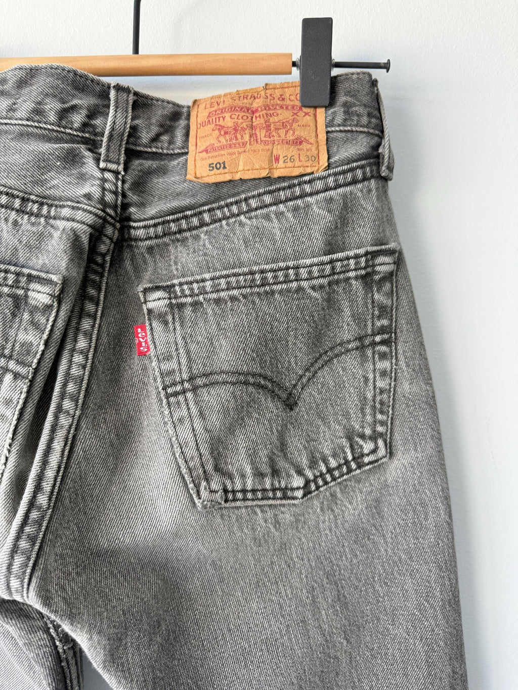 W24 L29 vintage Levis 501 23-24” measured waist black faded denim made in 90s