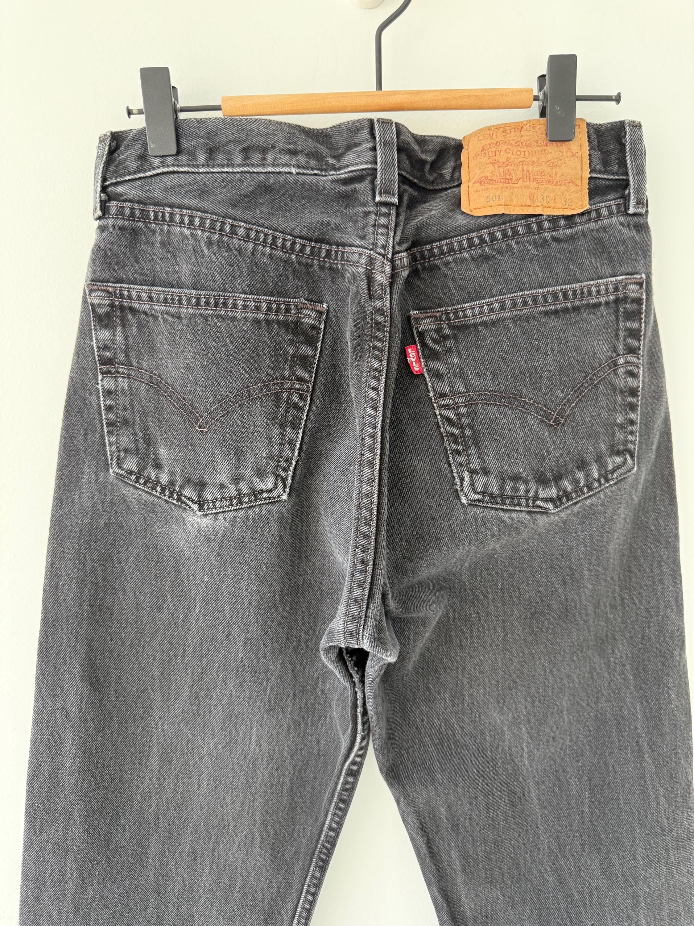 W28 L30 Levis 501 vintage 28” measured waist black made in 90s