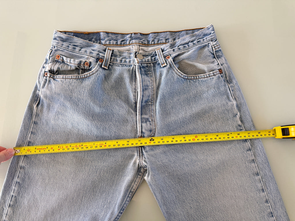 W31 L31 vintage Levis 501 30/31” measured lighter blue 90s USA Levi’s 501s