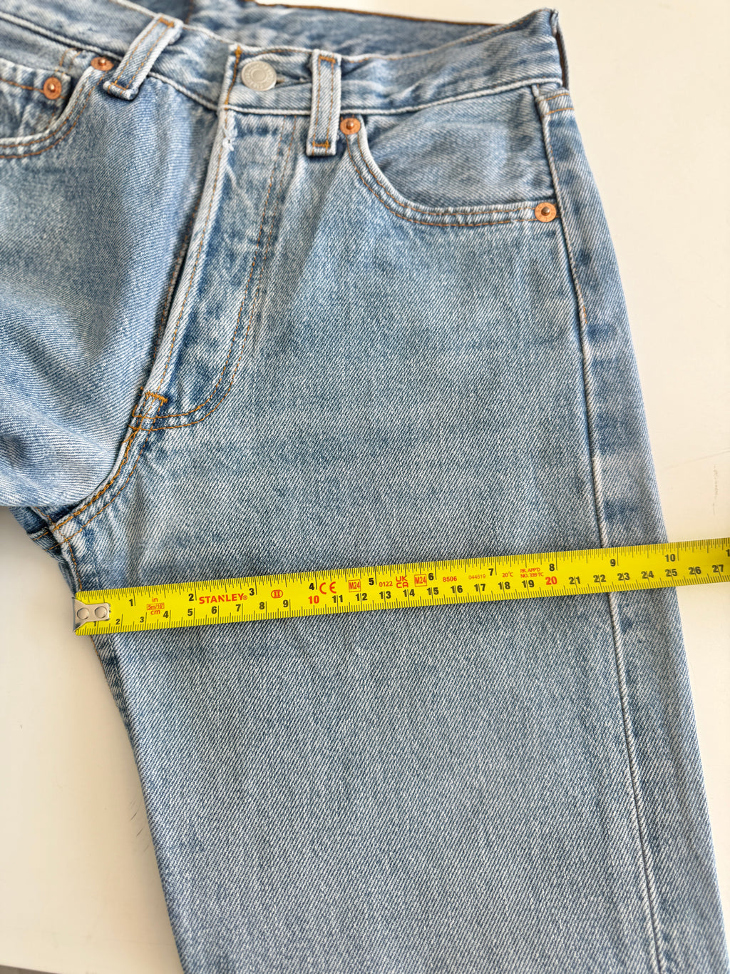 W23 L29 vintage Levis 501s 22-23” measured medium blue 90s Levi’s 501s