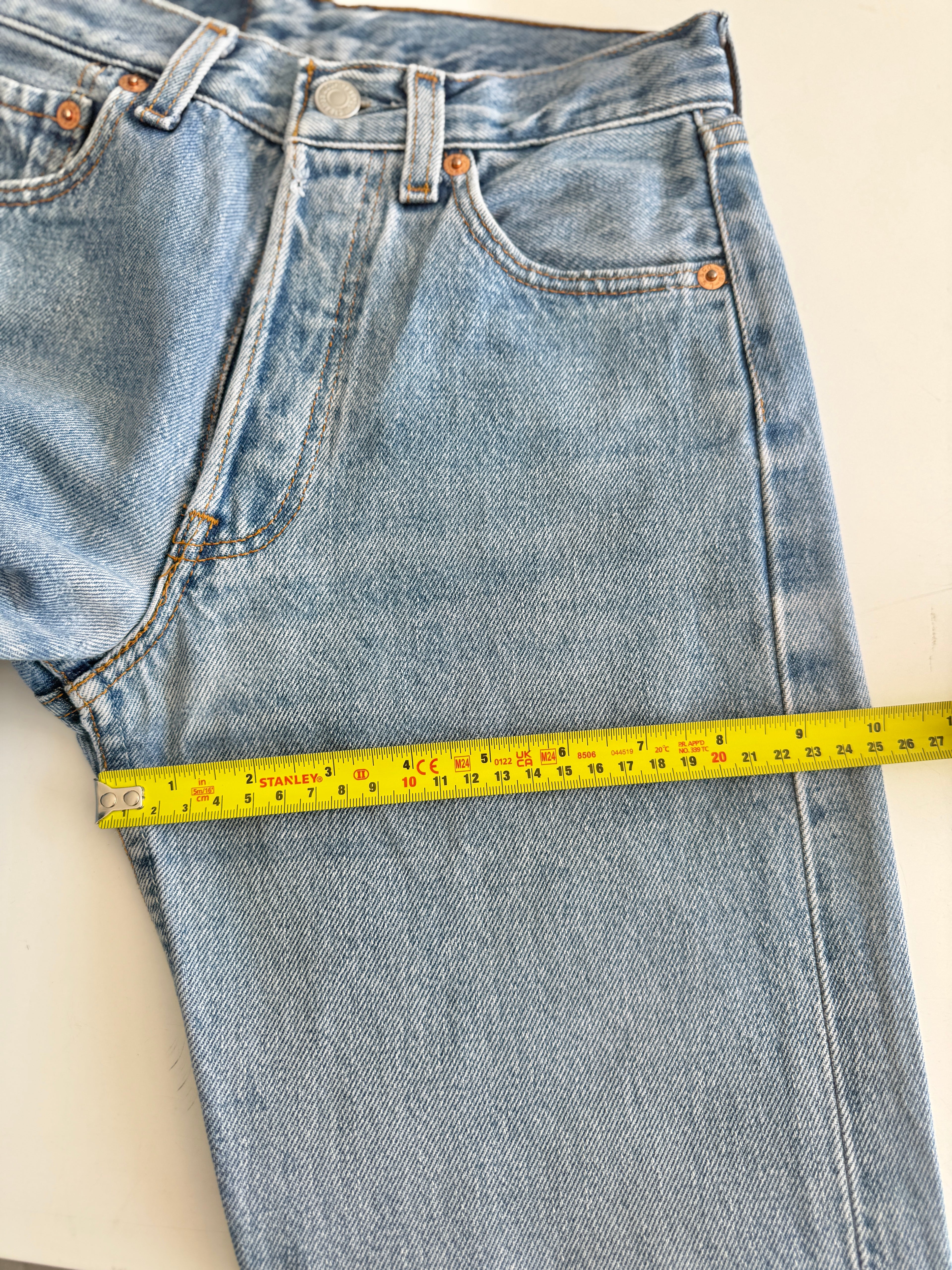 W23 L29 vintage Levis 501s 22-23” measured medium blue 90s Levi’s 501s