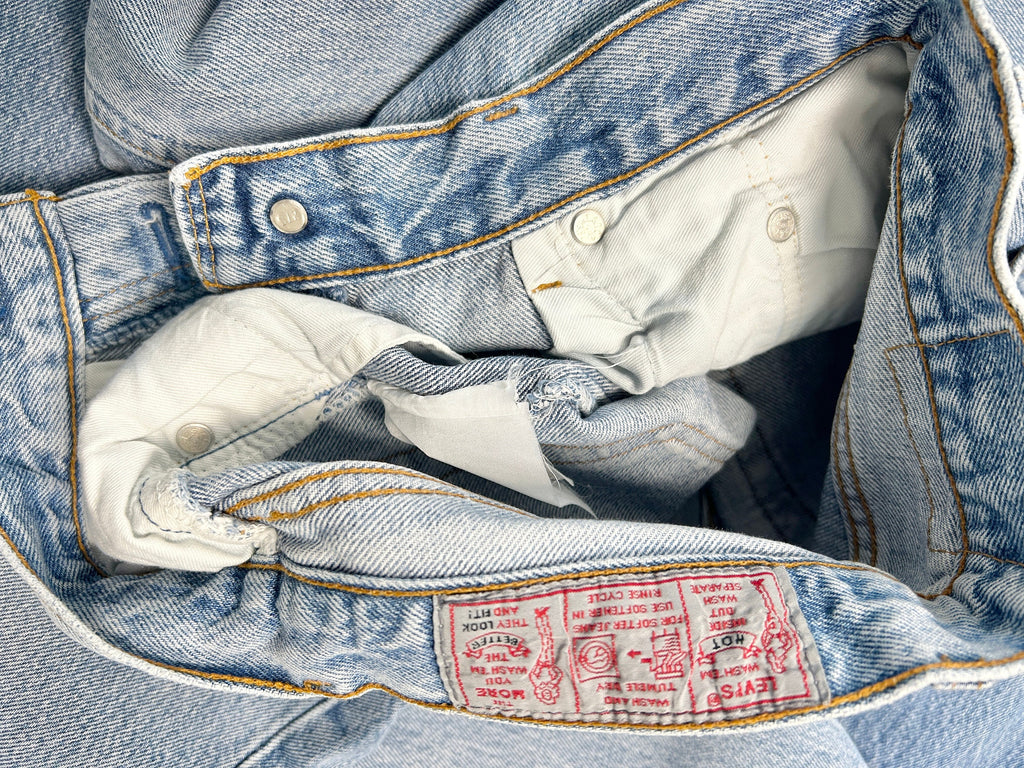 Levis 901 jeans w26 L29 light blue denim 901 vintage Levi’s 80s faded light blue denim 901 vintage