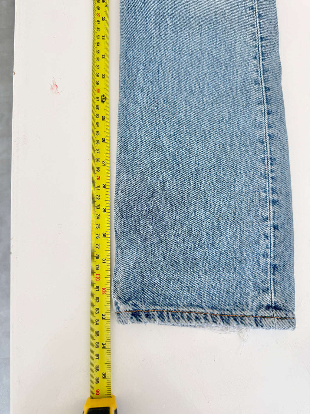 W26 L33 vintage Levis 501 25/26” measured waist medium faded blue 501s Y2K