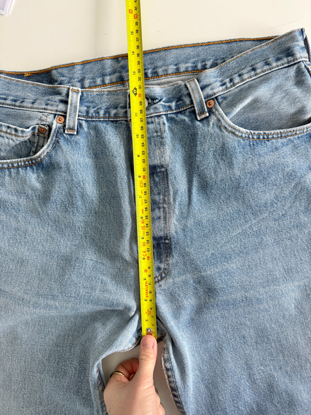 W33 L33 vintage Levis 501 32/33” measured medium blue faded 90s USA Levi’s 501s