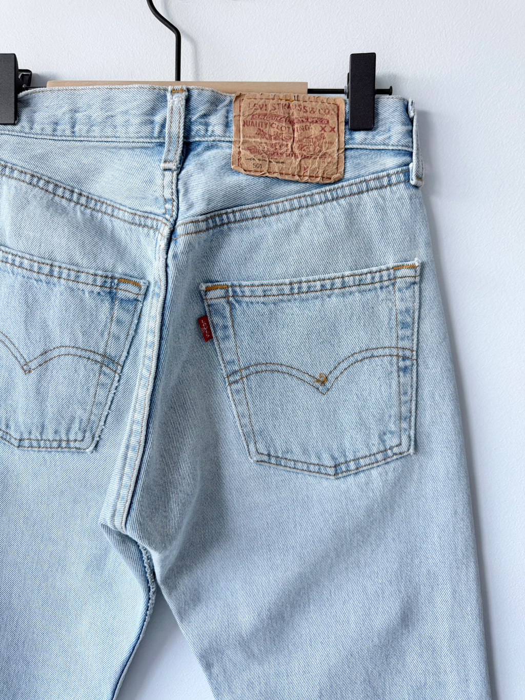 W25 L27 vintage Levis 501 light blue faded 24/25” measured waist 90s levis 501s
