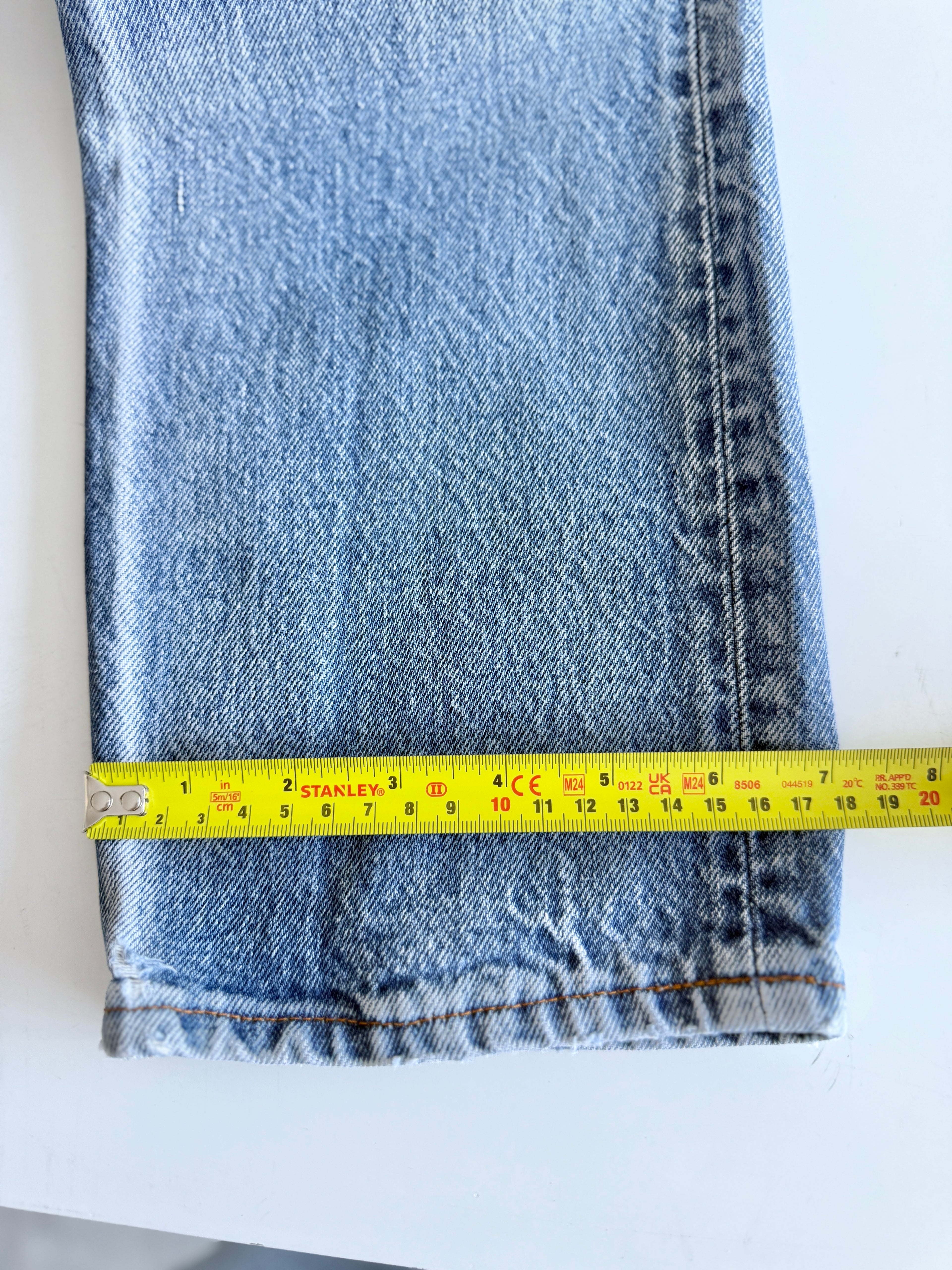 W23 L29 vintage Levis 701 22-24” measured waist faded denim made in USA 80s