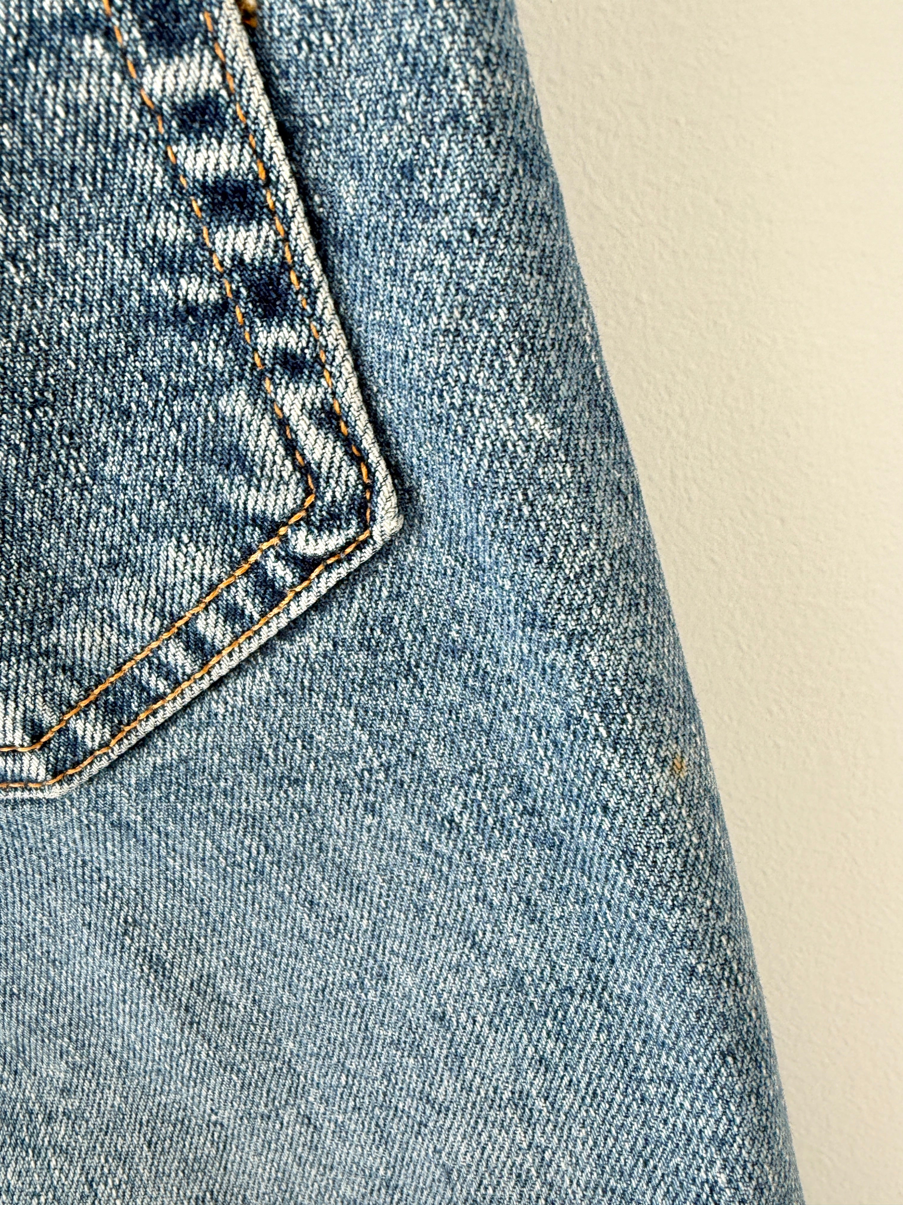 W27 L32 vintage Levis 517 27” measured medium blue faded denim Y2K 517 (not 100% cotton denim) 2% Lycra