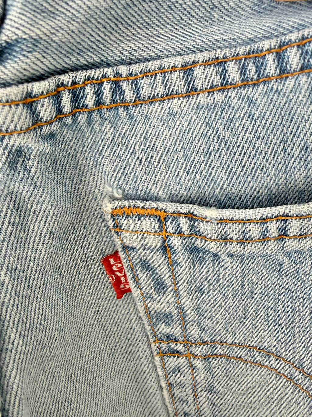 Soft W27 L31 vintage Levis 501 26/27” measured waist light blue 501s made in 90s USA
