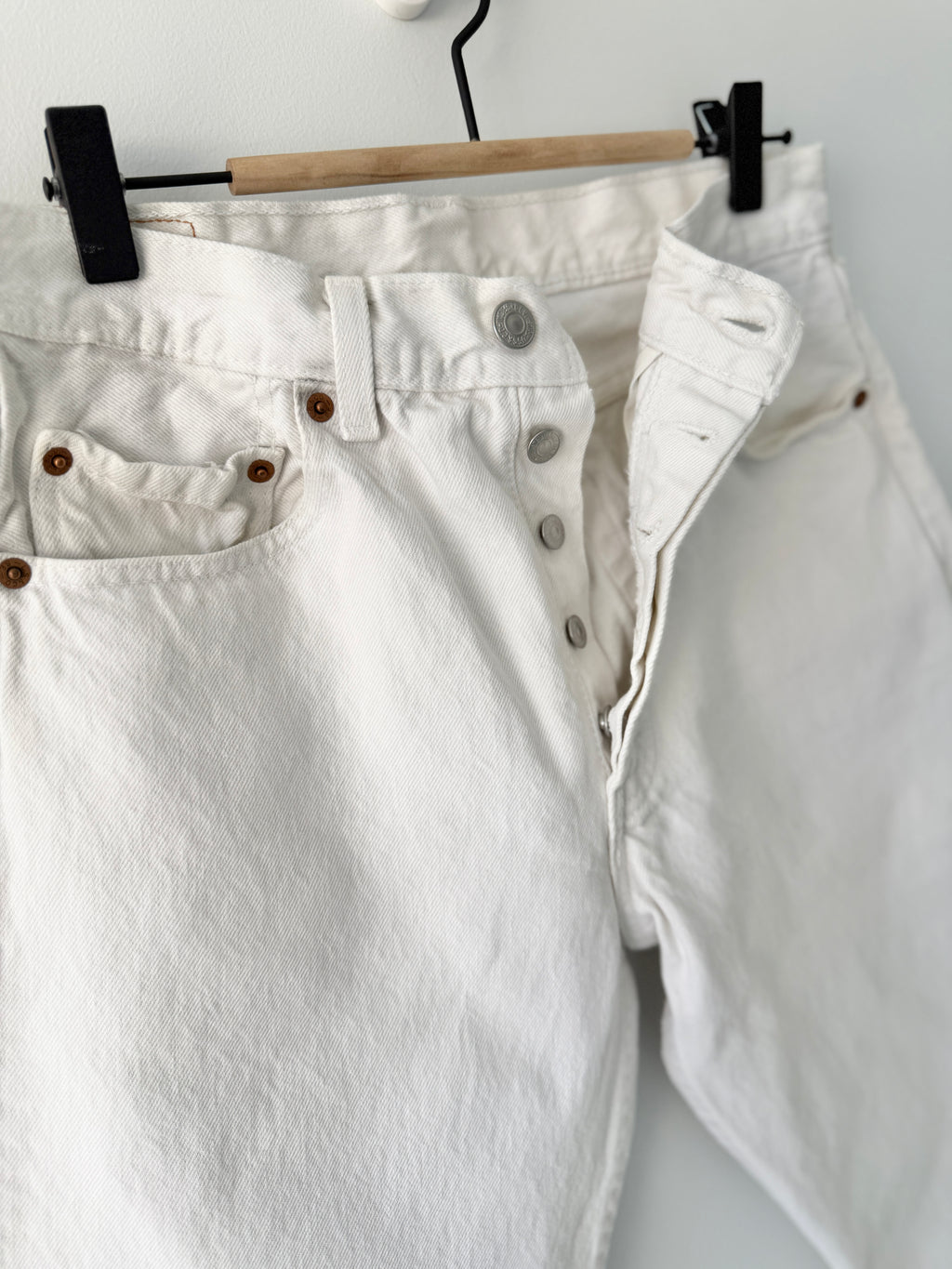 W29 L27 vintage Levis 501 28-29” measured unique white denim 90’s 501s