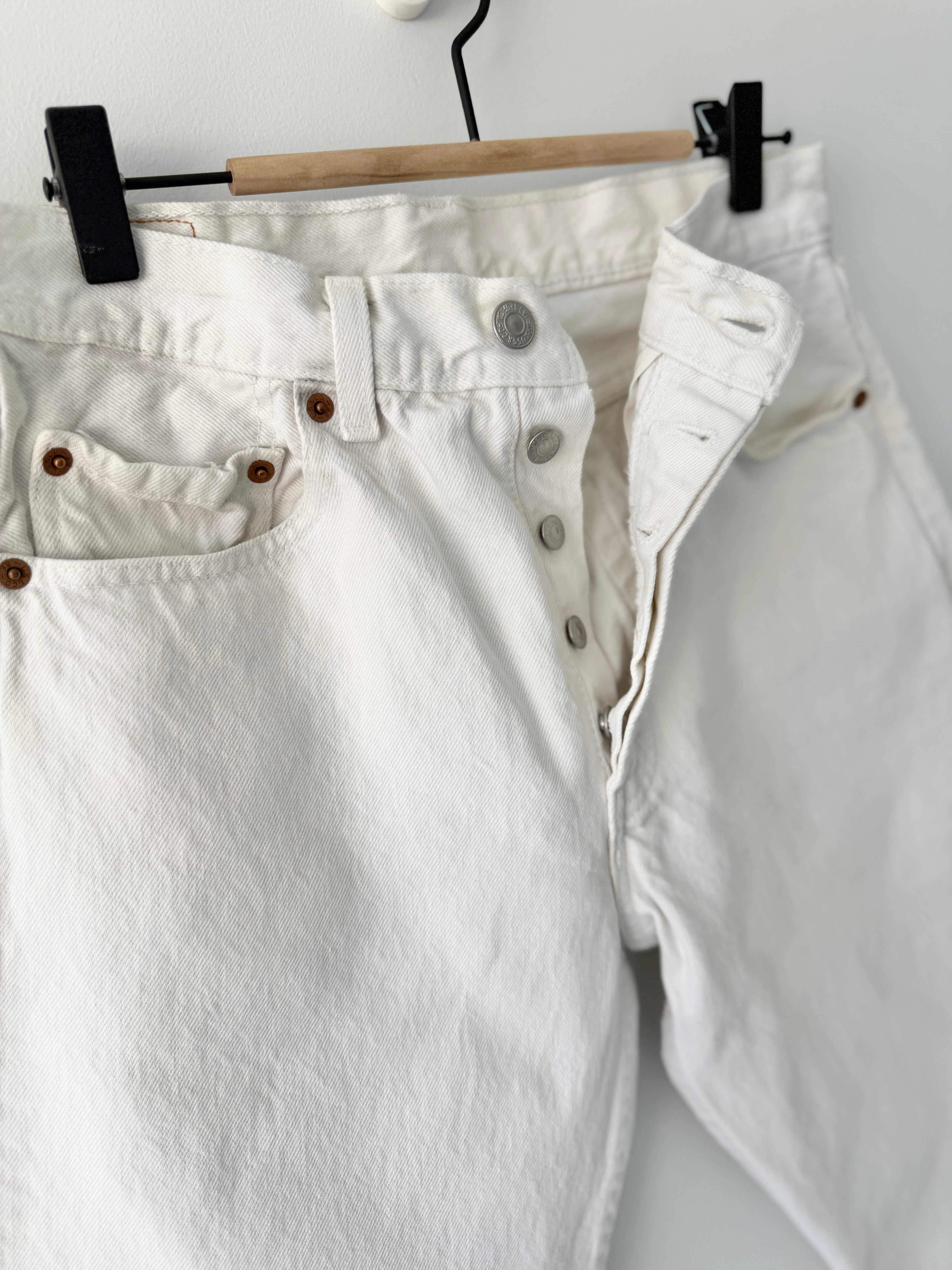 W29 L27 vintage Levis 501 28-29” measured unique white denim 90’s 501s