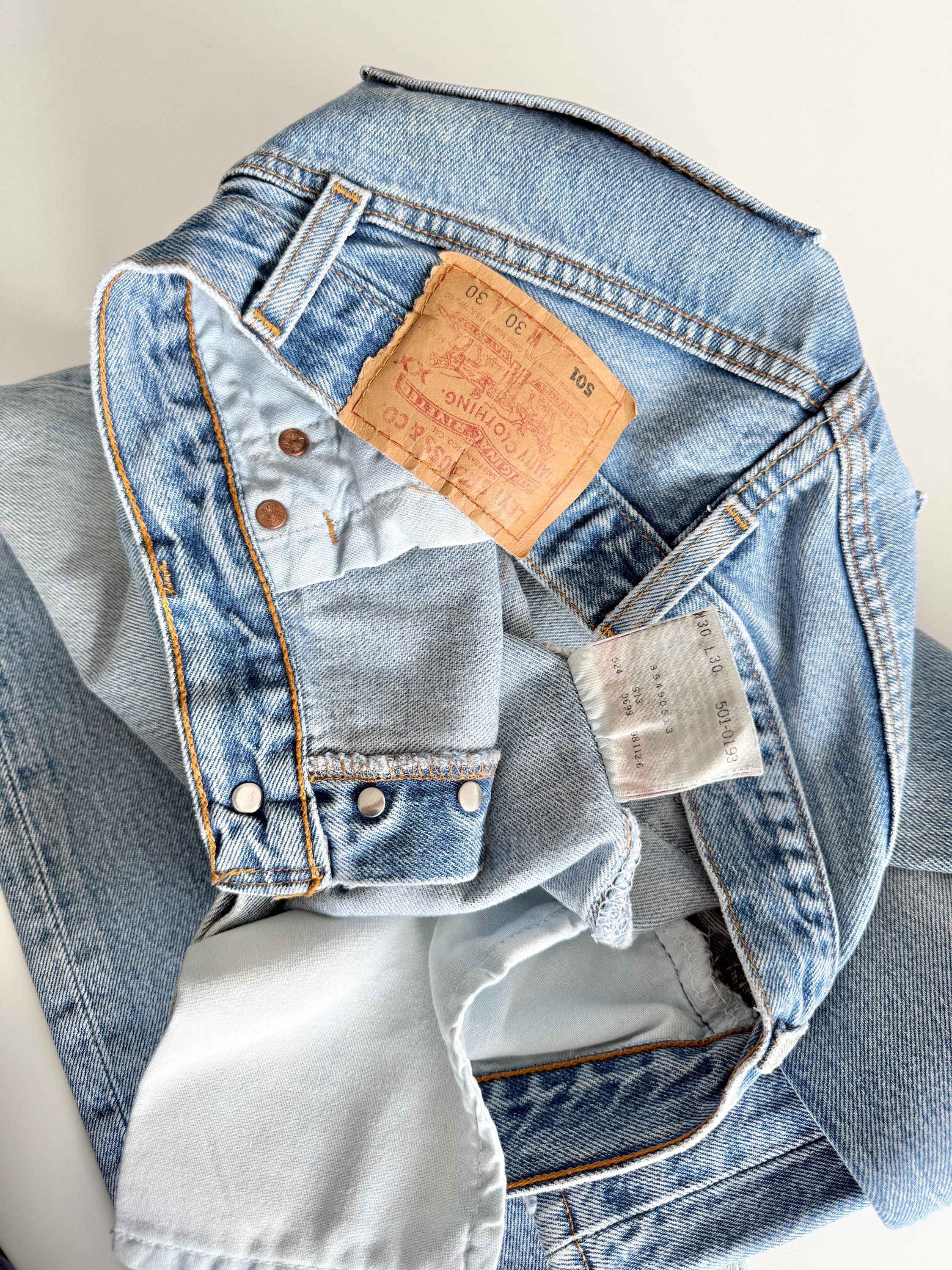 W28 L29 vintage Levis 501 27-28” measured waist faded made in USA 90s