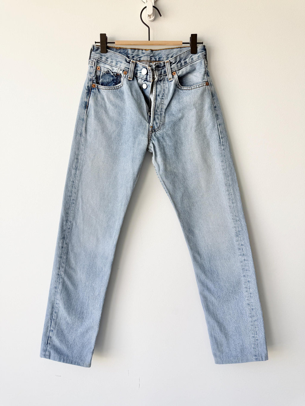 W25 L29 Levis 501 vintage 24-25” waist light blue 501s made in Spain 90s