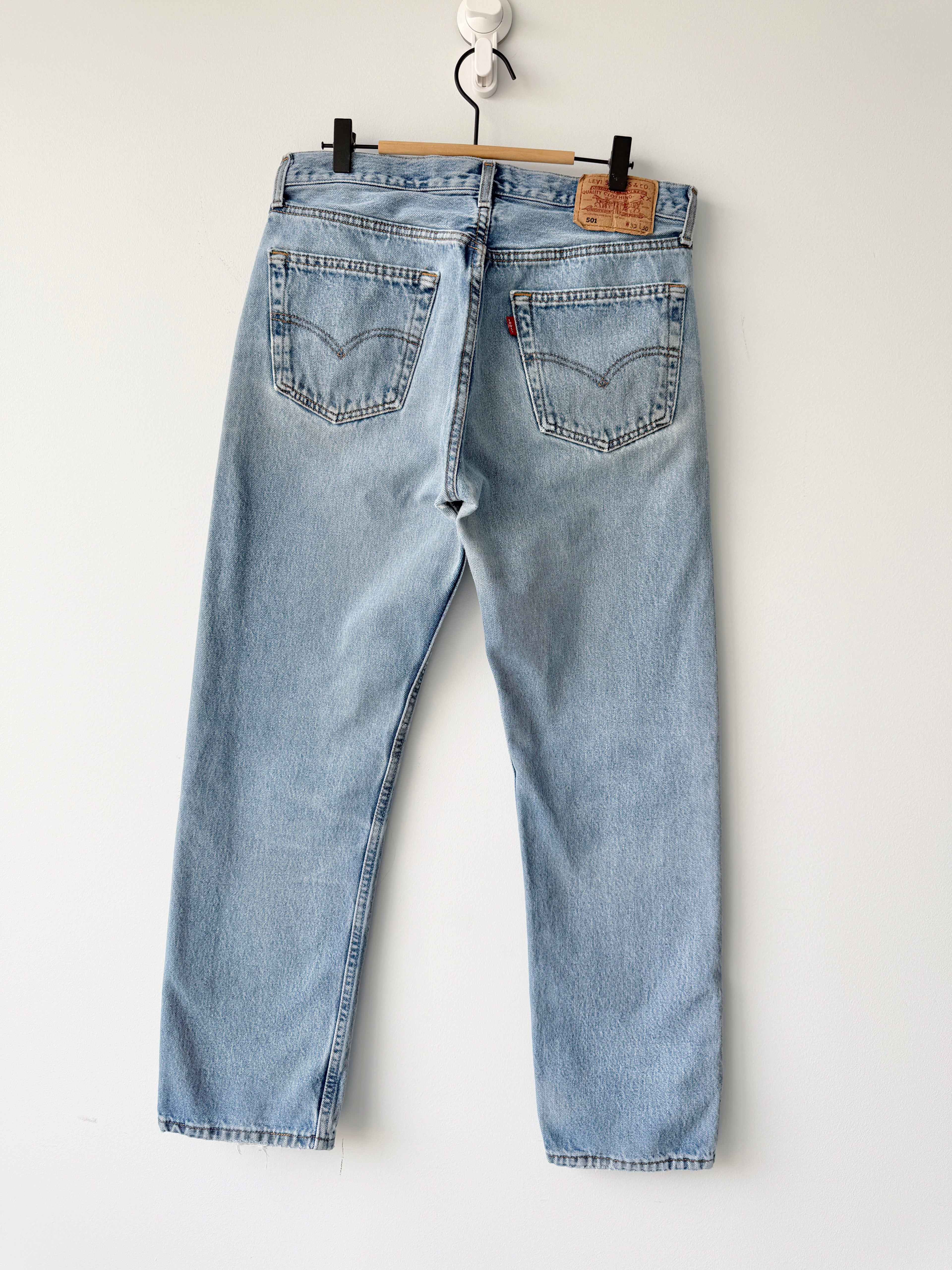 W31 L29 vintage Levis 501 31” measured unique faded blue denim 90s Levi’s 501s