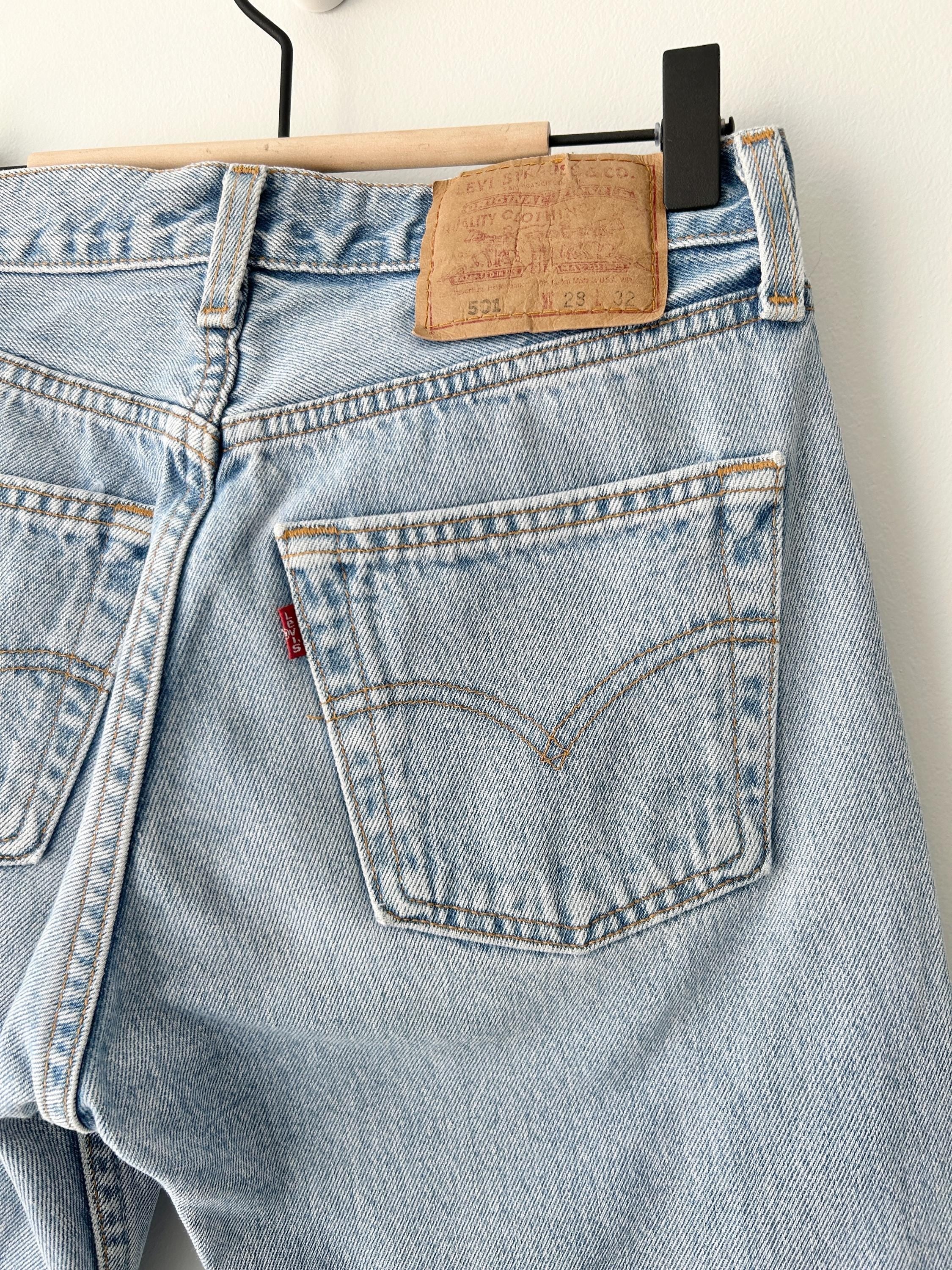 Levis 501 vintage w26 L31 Levi’s faded light blue straight leg Levi’s 501 90s USA vintage Levi’s 501  (25/26 waist)