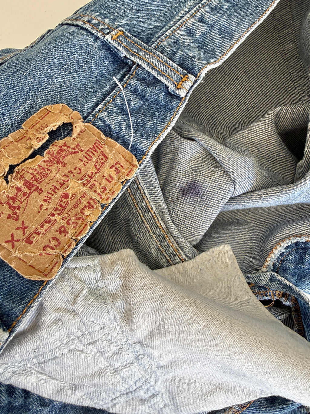 Soft W28 L30 vintage Levis 501s 27/28” measured light blue faded 80s USA 501s