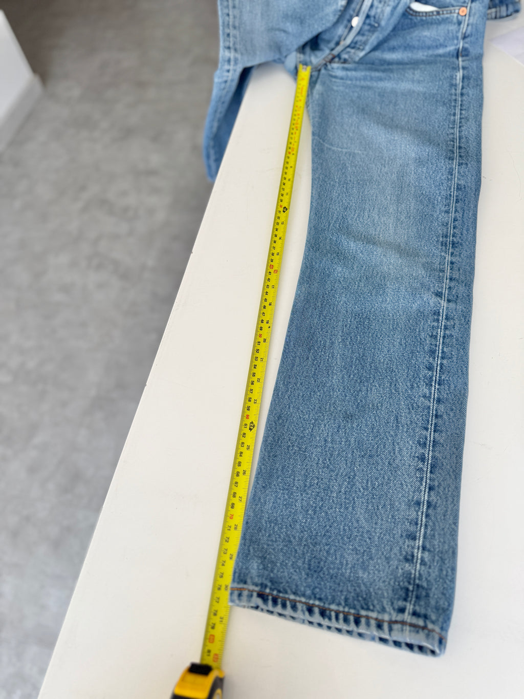 W26 L30 vintage Levis 501s 25-26” measured medium blue faded blue Y2K Levi’s 501s
