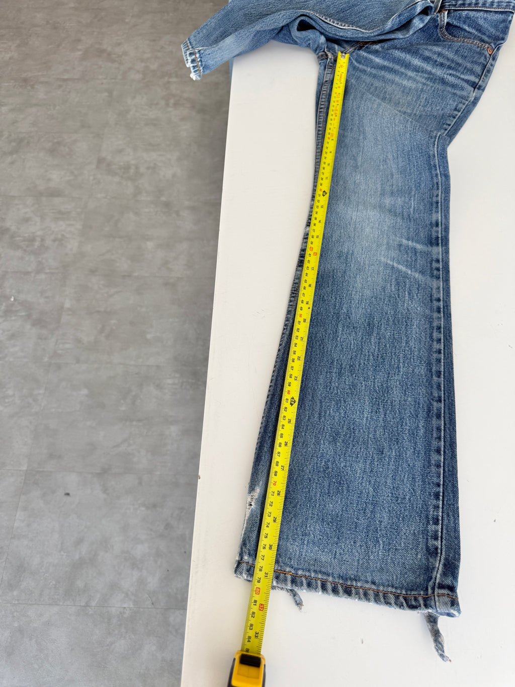 W24 L31 vintage Levis 517 24” measured waist dark faded blue USA 90s 517s