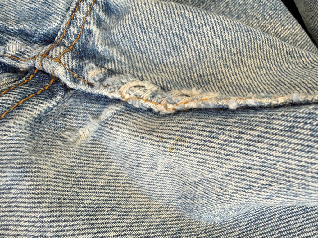 W31 L29 vintage Levis 501 30/31” measured waist medium faded blue 501s early 90s USA