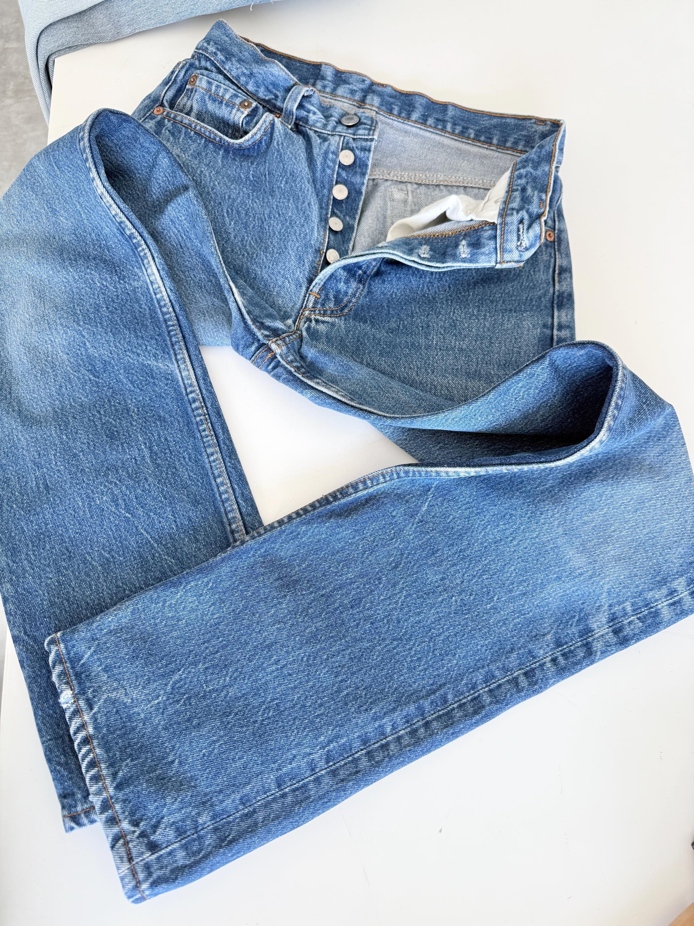 W27 L31 Levis 501 vintage 26-27” measured waist medium raw blue 80s made in USA