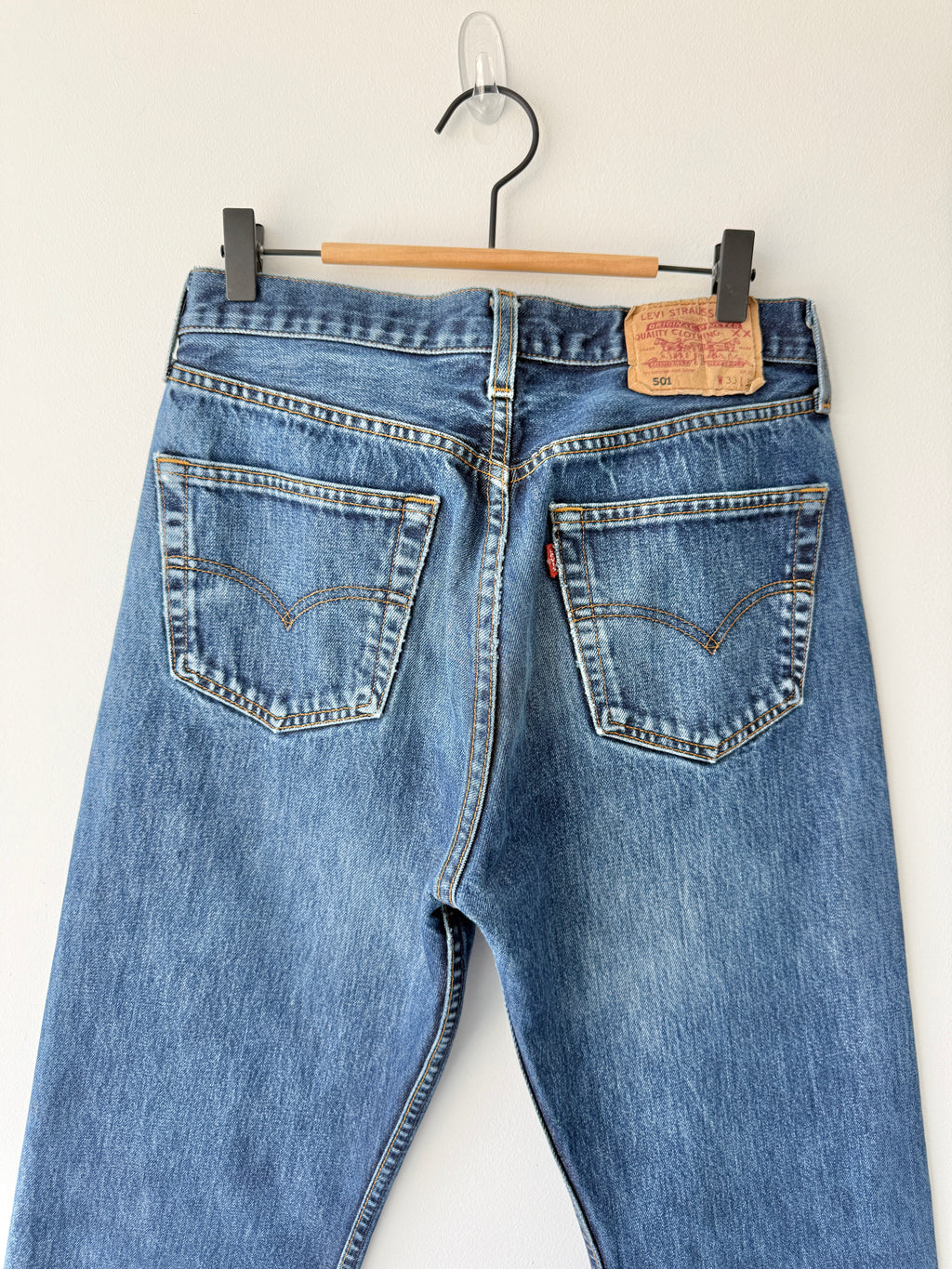 W29 L30 vintage Levis 501 29” measured waist dark indigo faded blue 501s Y2K