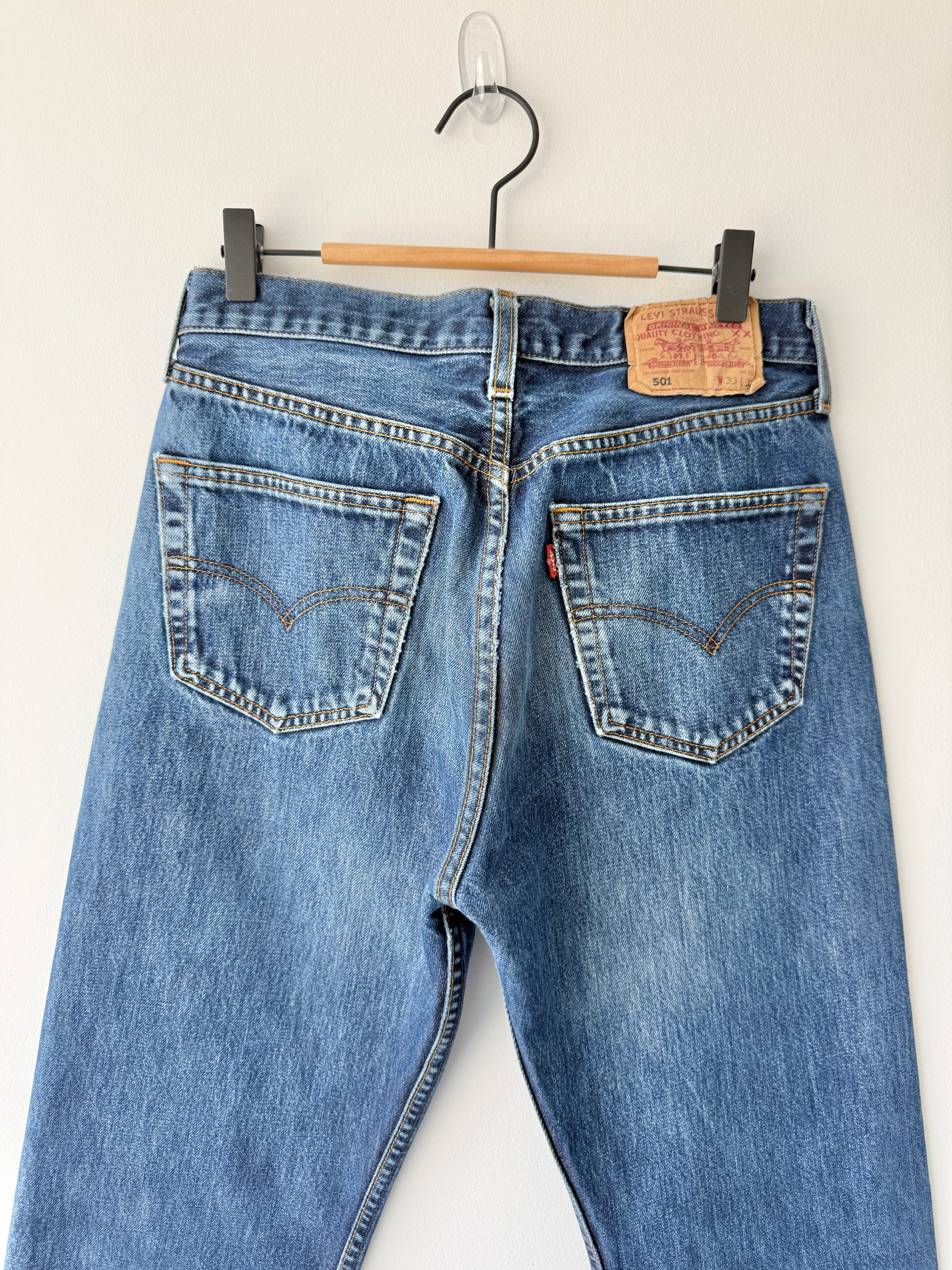 W29 L30 vintage Levis 501 29” measured waist dark indigo faded blue 501s Y2K