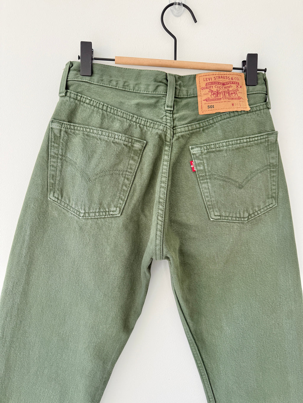 W26 L31 vintage Levis 501 khaki green 25/26” measured waist 501s 90s