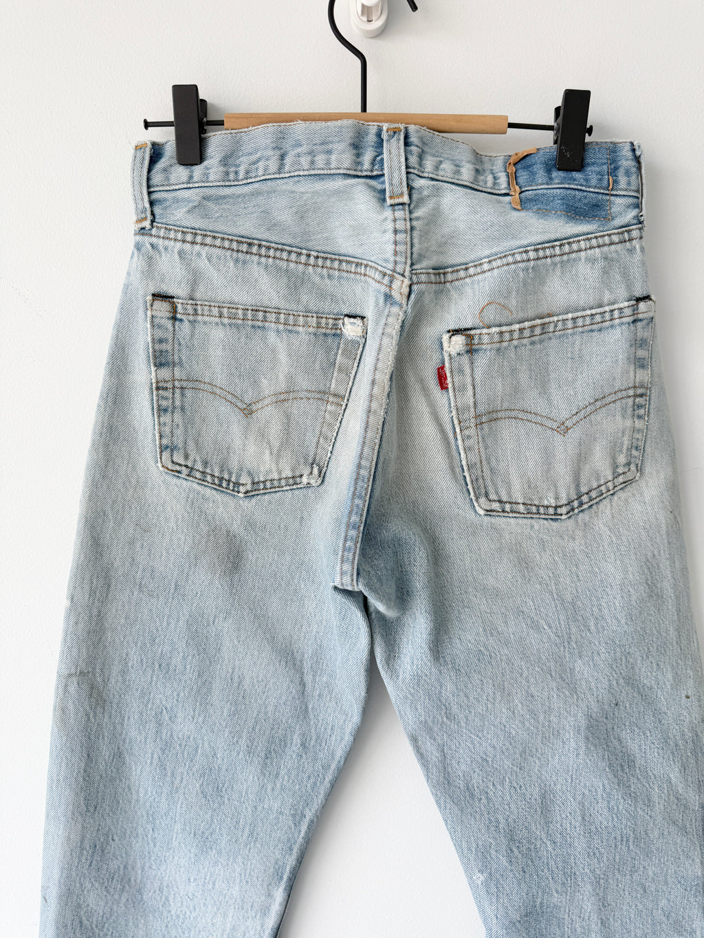 Selvedge W27 L30 vintage Levis 501 26/27” measured light blue faded 80s USA Levi’s 501s