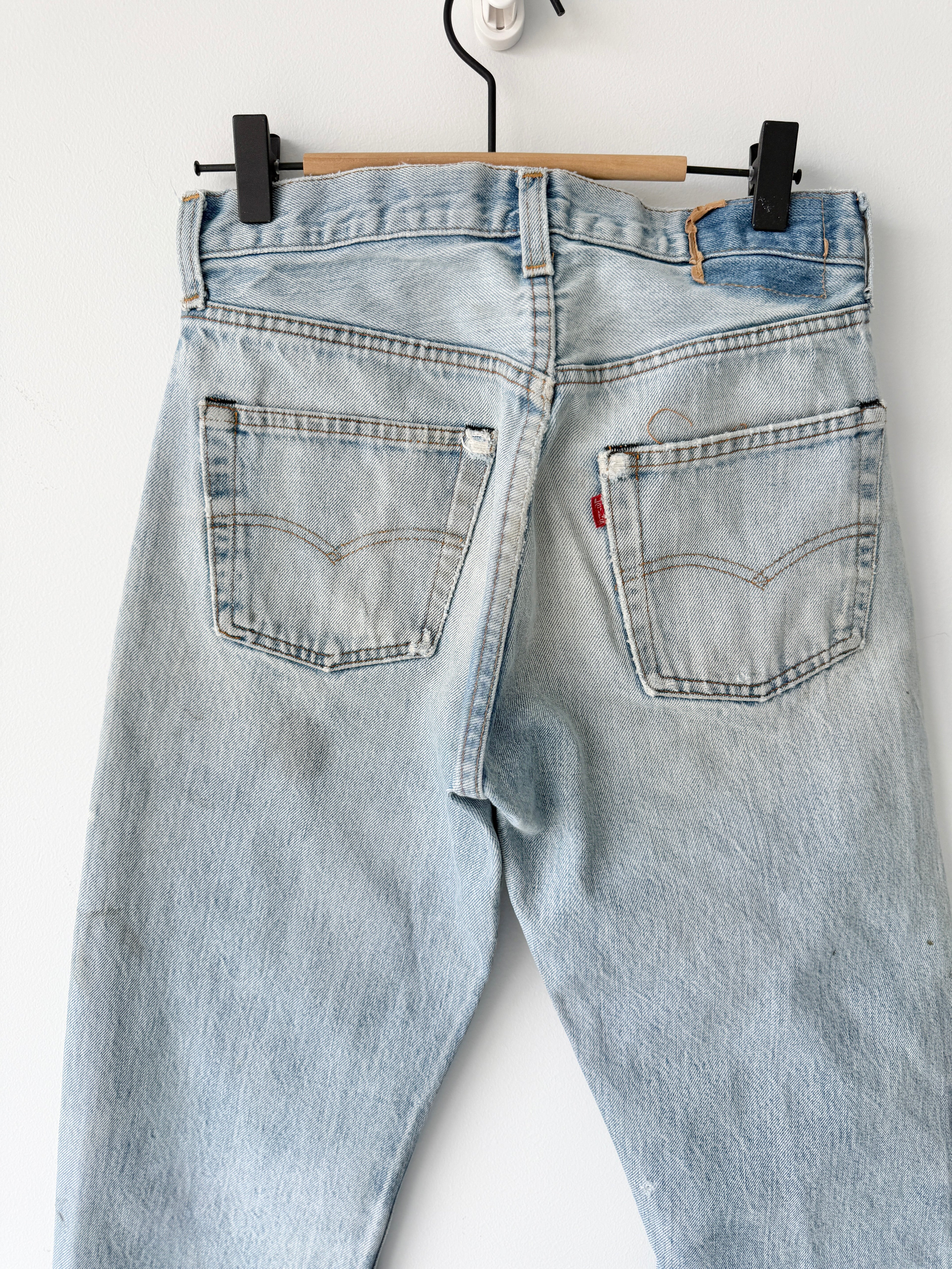 Selvedge W27 L30 vintage Levis 501 26/27” measured light blue faded 80s USA Levi’s 501s
