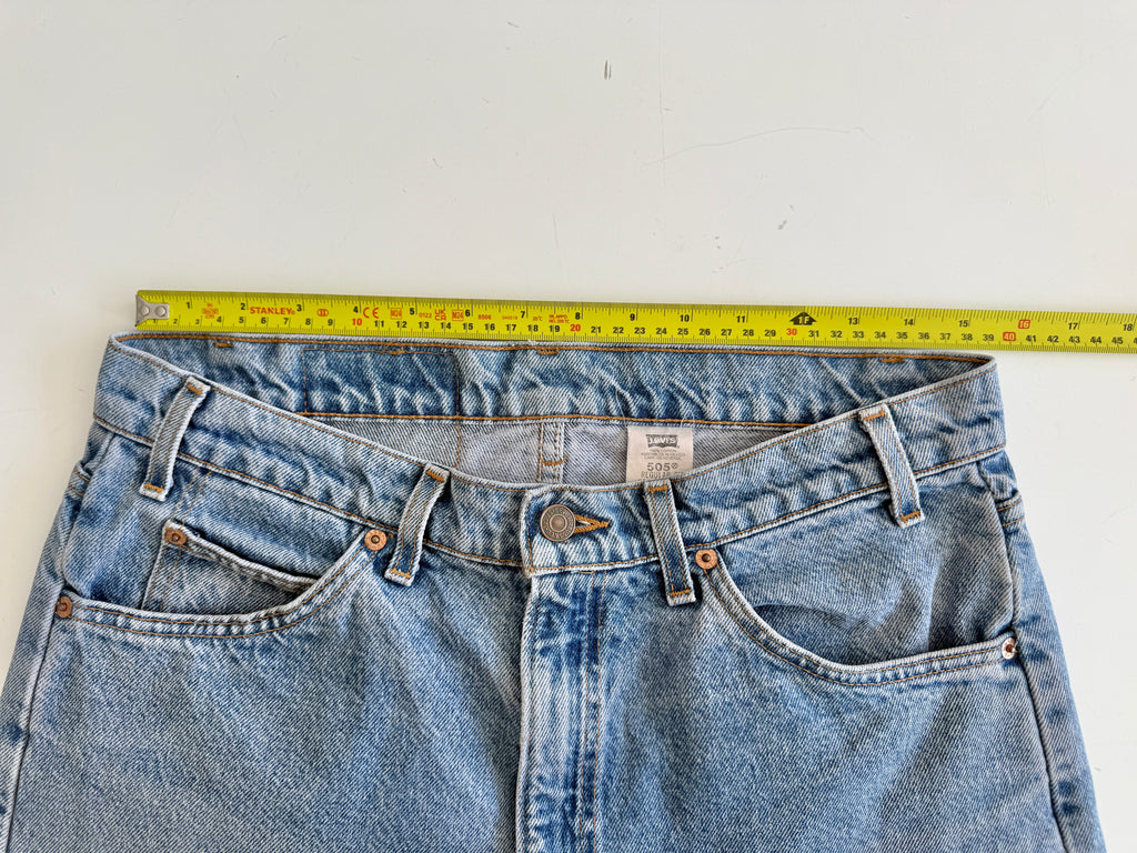 W31 L31 vintage Levis 505 30/32” measured waist medium blue faded  90s 505s