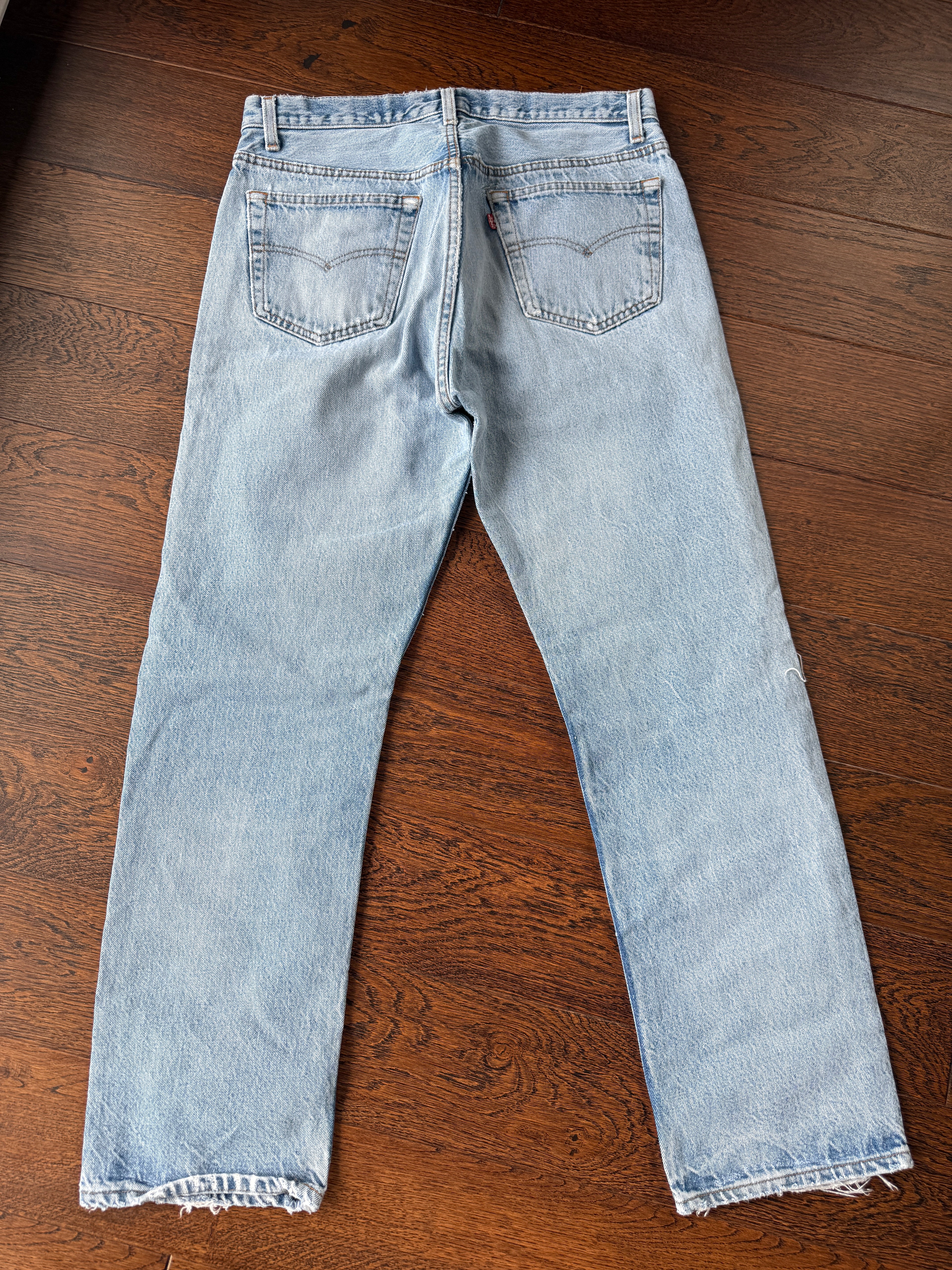 Levis 501 vintage w31 L28 Levi’s faded  blue made in USA 80s straight leg Levi’s 501 vintage 501  30/31” waist
