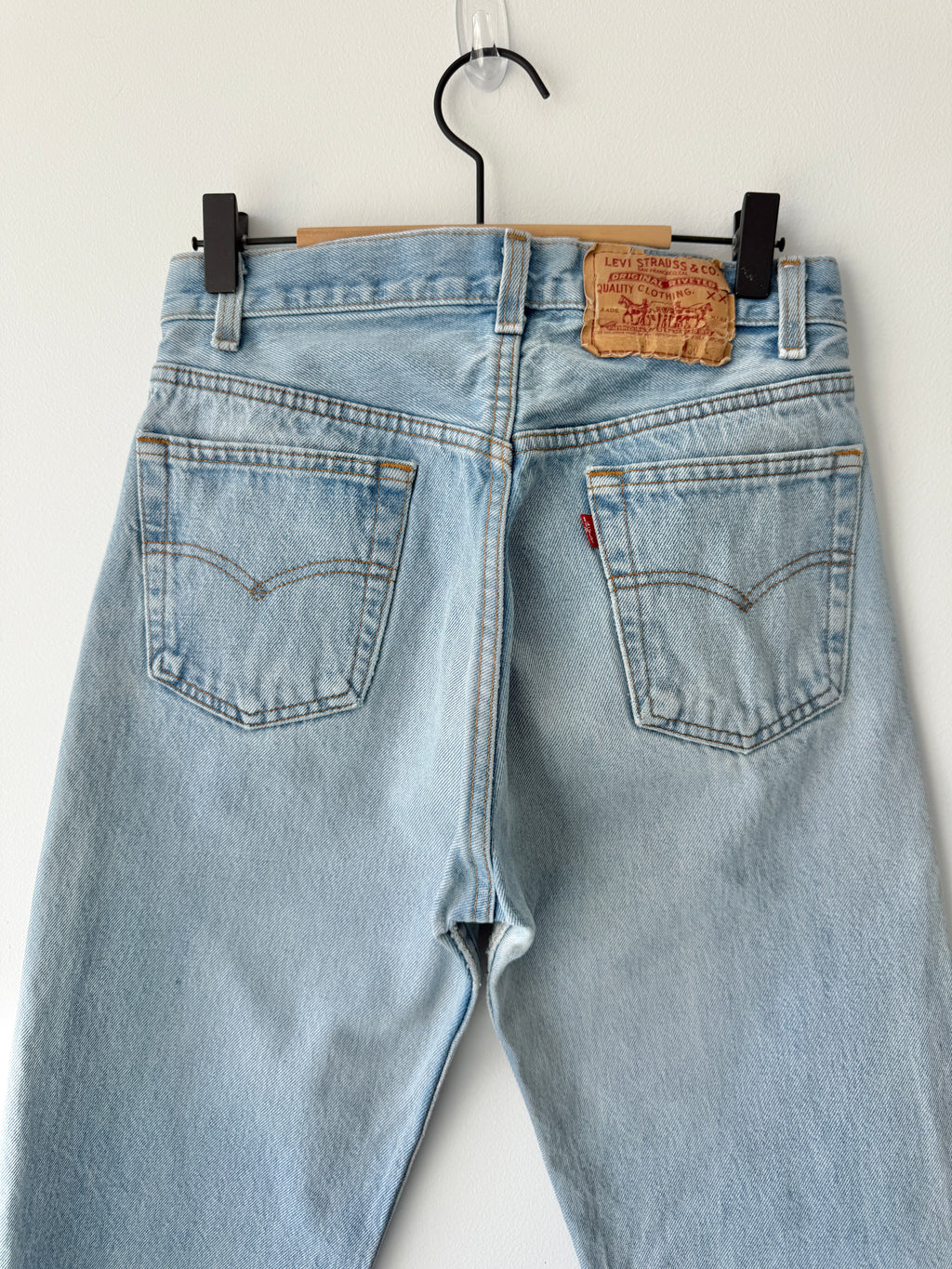 W27 L31 vintage Levis 501 26/27” measured waist light blue faded  90s USA 501s