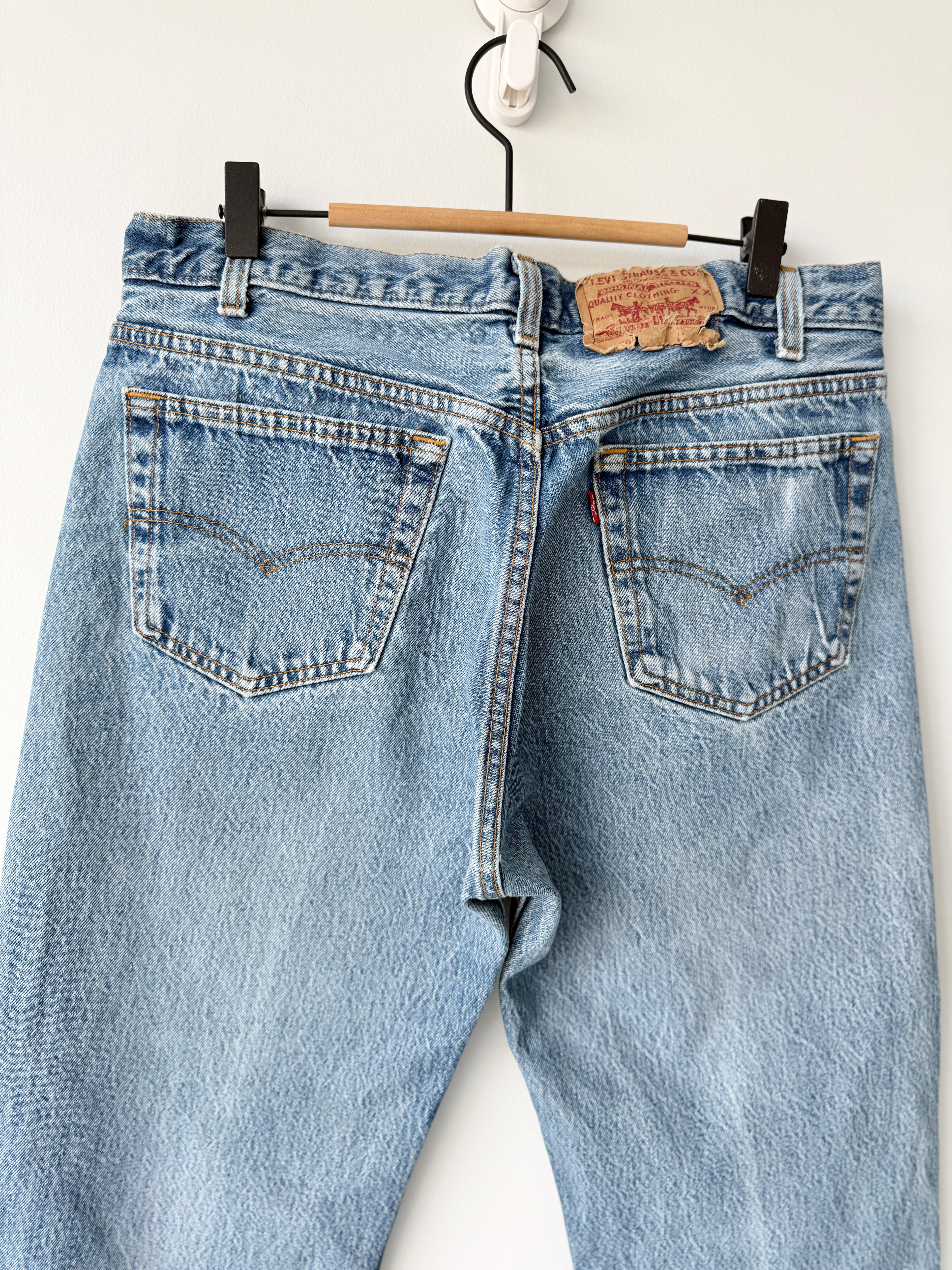 W32 L27 vintage Levis 501 31/32” measured unique faded blue denim 90s USA Levi’s 501s