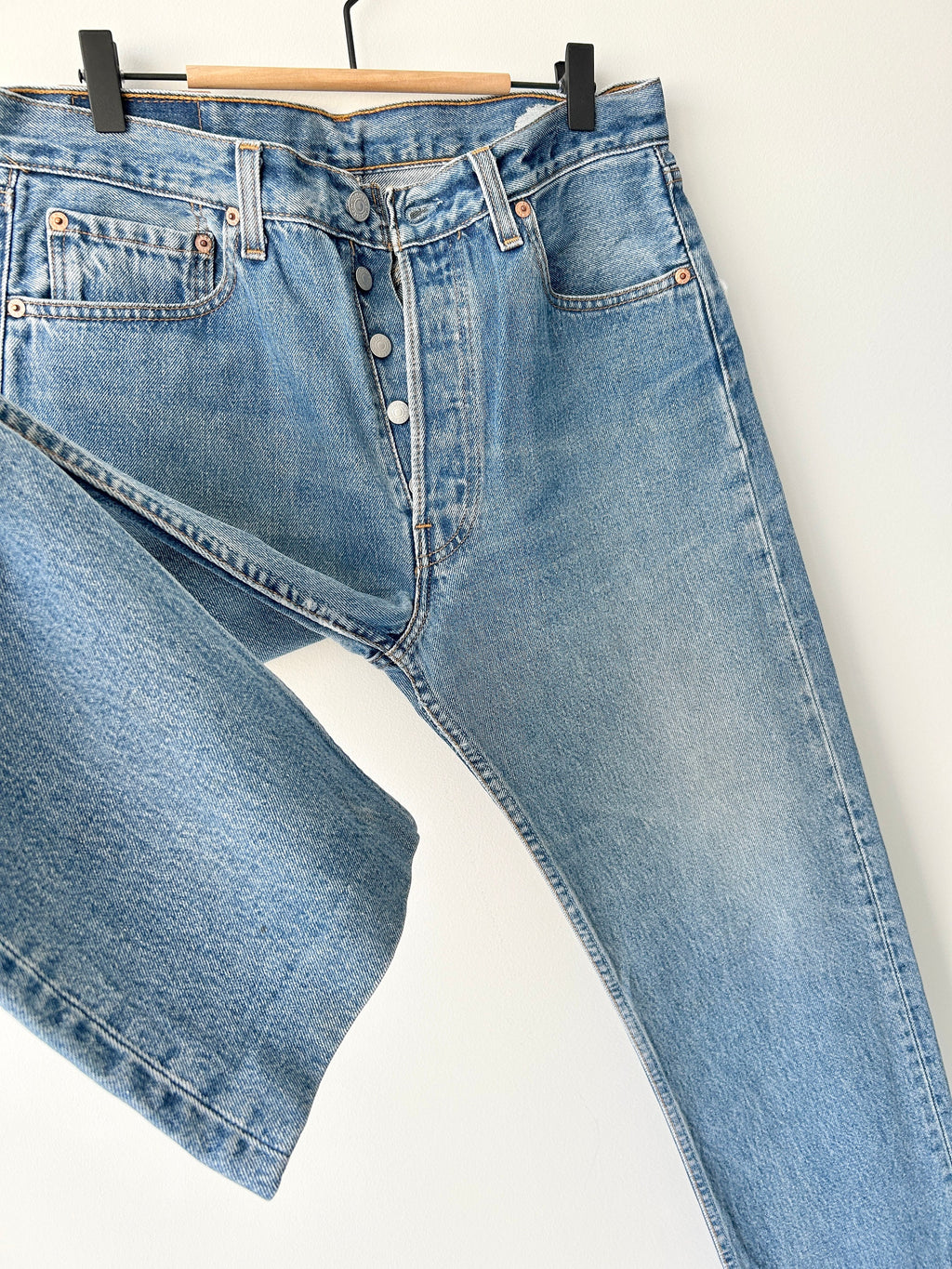 W32 L27 Levis 501 vintage faded blue denim made in 90s straight leg 501 vintage USA