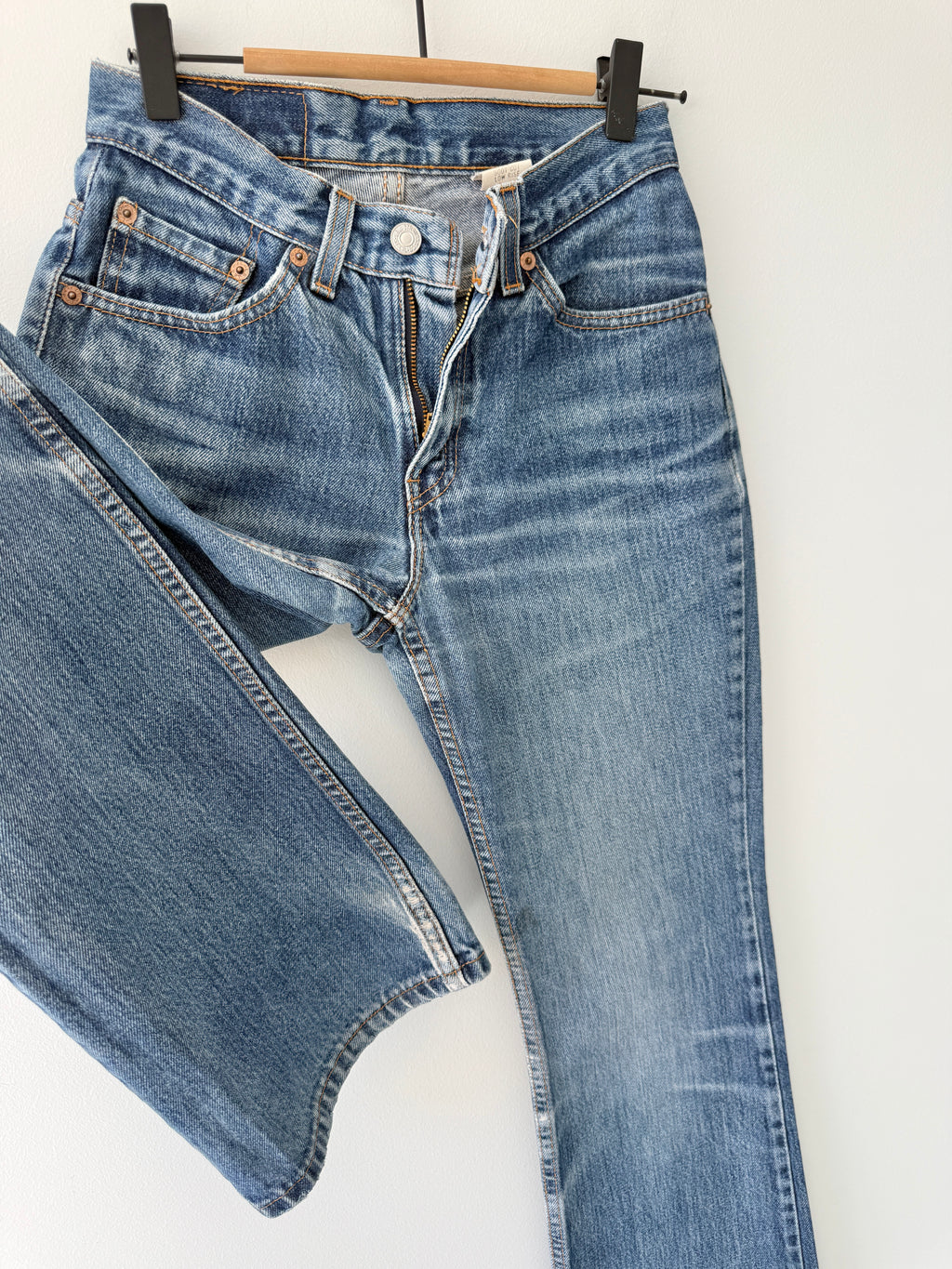 W24 L31 vintage Levis 517 24” measured waist dark faded blue USA 90s 517s