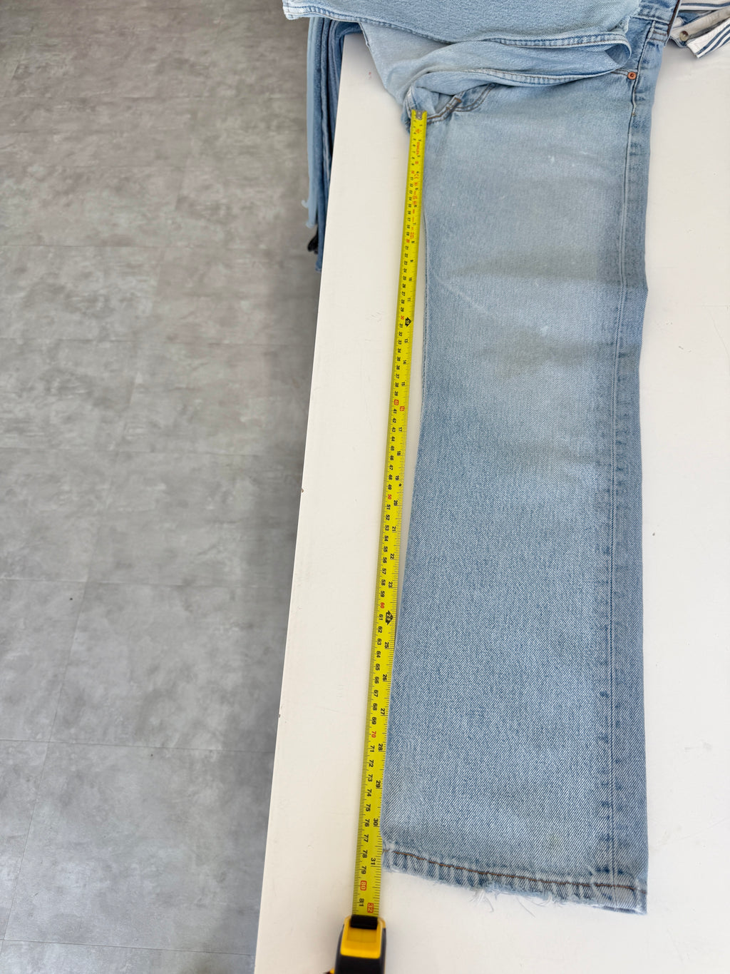 W27 L31 vintage Levis 501 26/27” measured waist light blue faded  90s 501s
