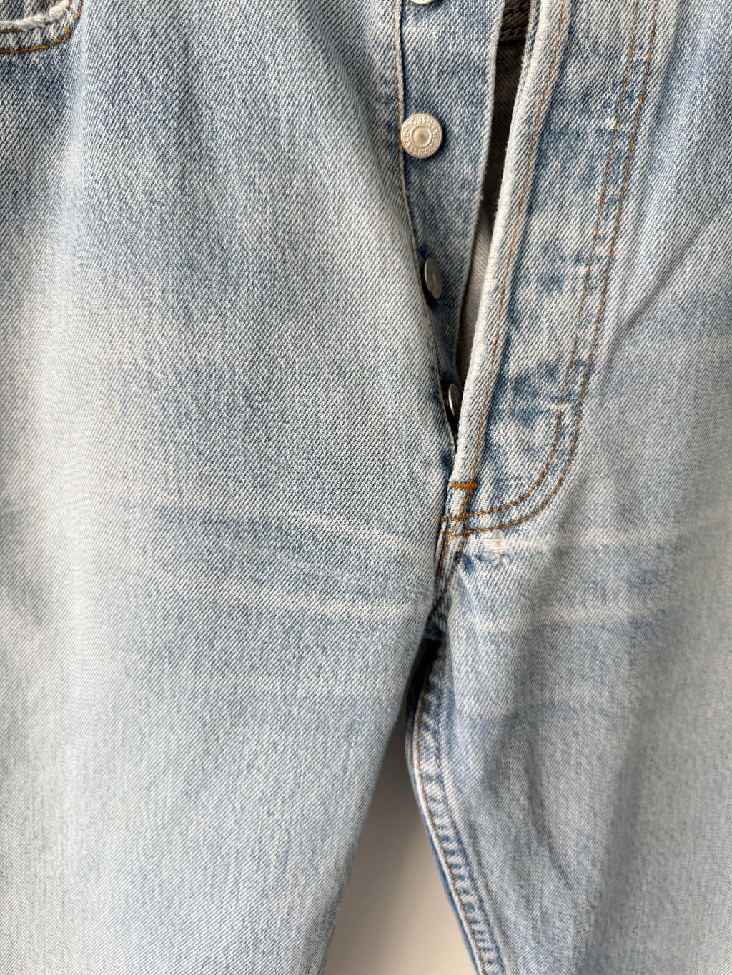 W31 L30 vintage Levis 501 30/31” measured light blue denim faded blue y2k levi’s 501s