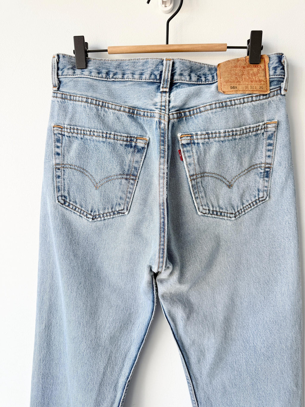 W29 L35 vintage Levis 501 29” measured stone wash light blue made in USA 90s