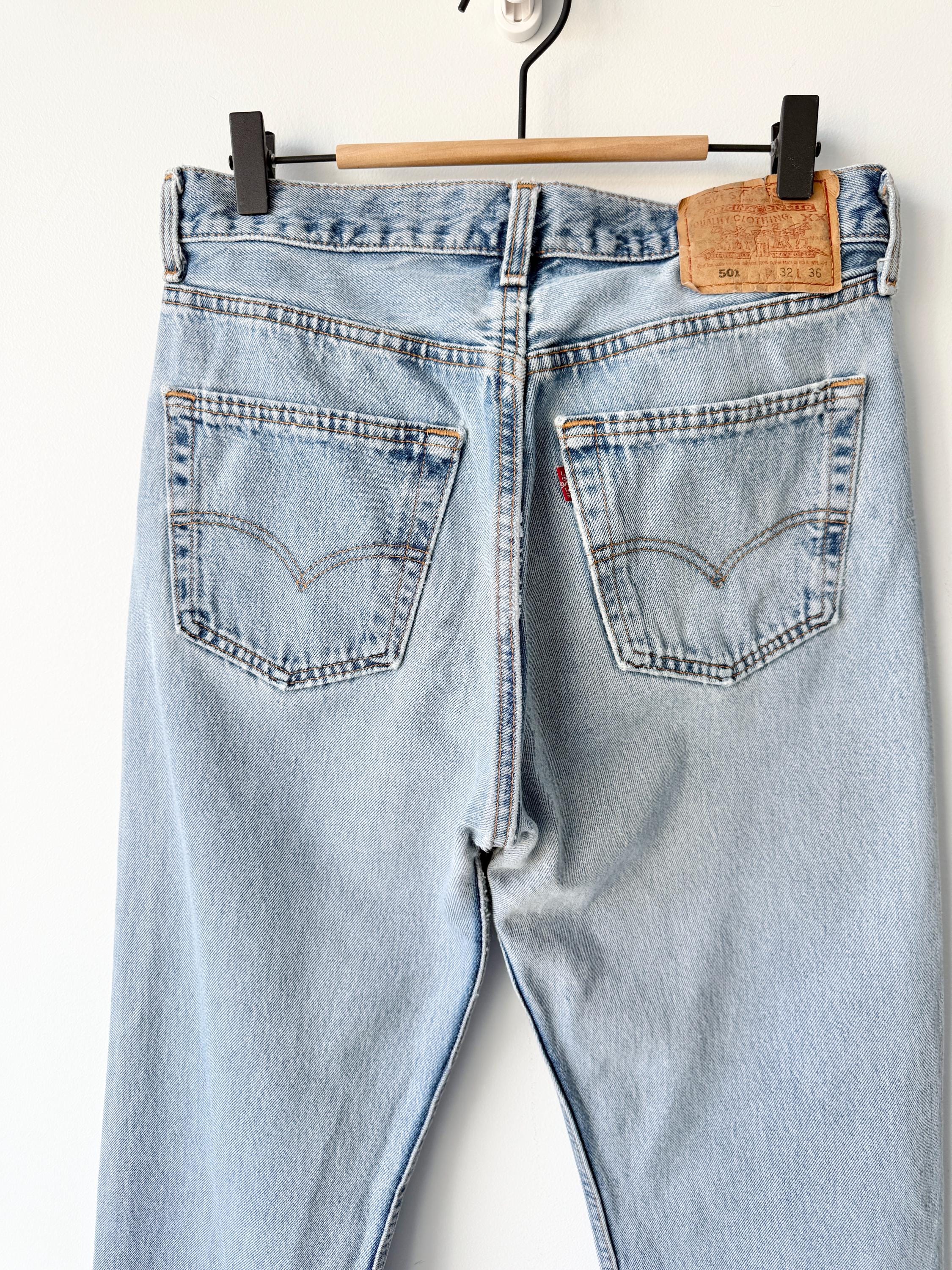 W29 L35 vintage Levis 501 29” measured stone wash light blue made in USA 90s