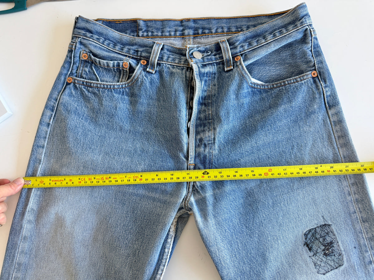 W31 L30 vintage Levis 501xx 31” measured fade whiskers USA 501s 90s