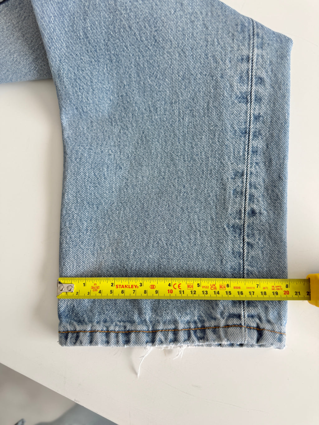 W31 L29 vintage Levis 501 31” measured unique faded blue denim 90s Levi’s 501s