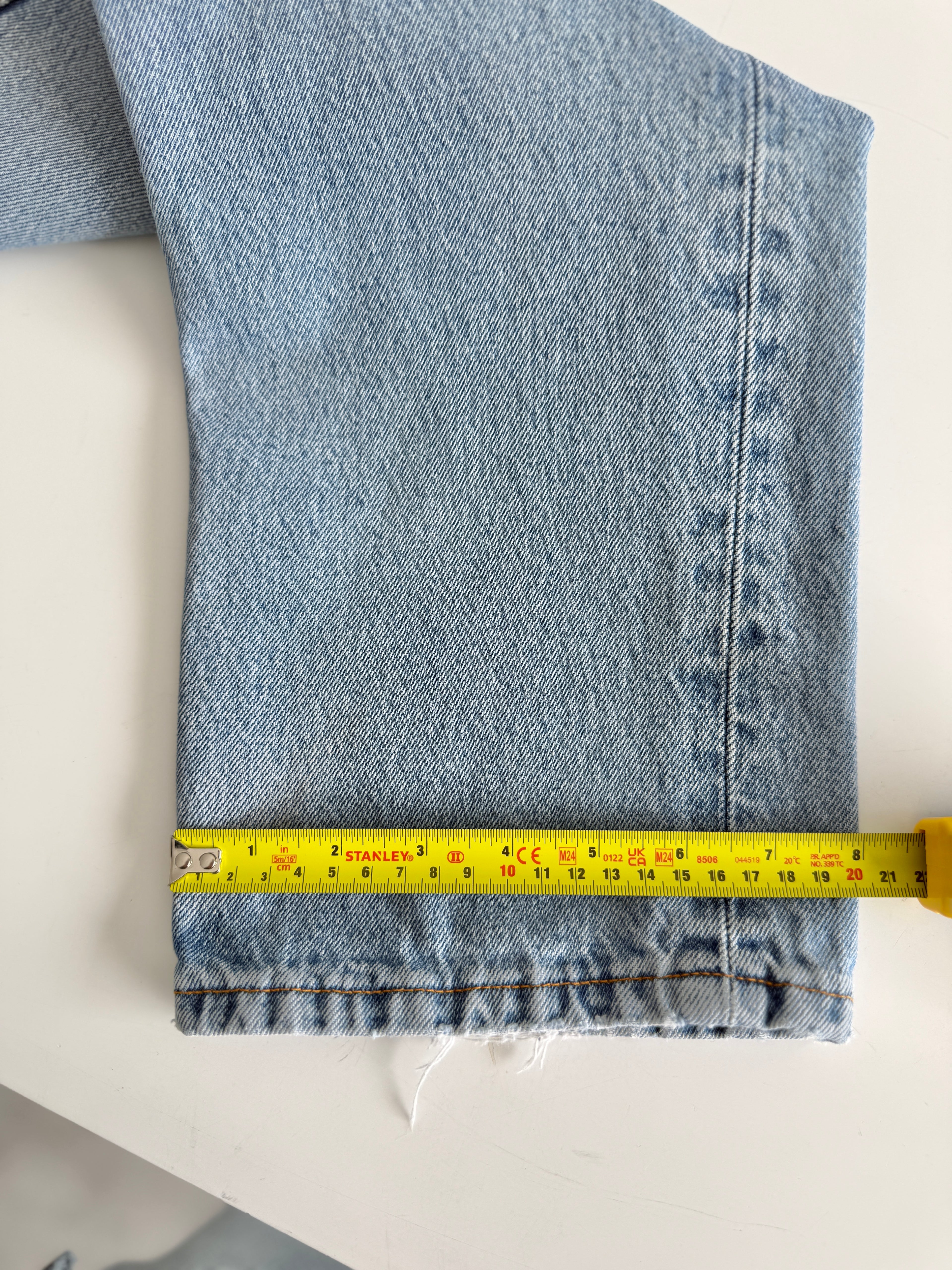 W31 L29 vintage Levis 501 31” measured unique faded blue denim 90s Levi’s 501s