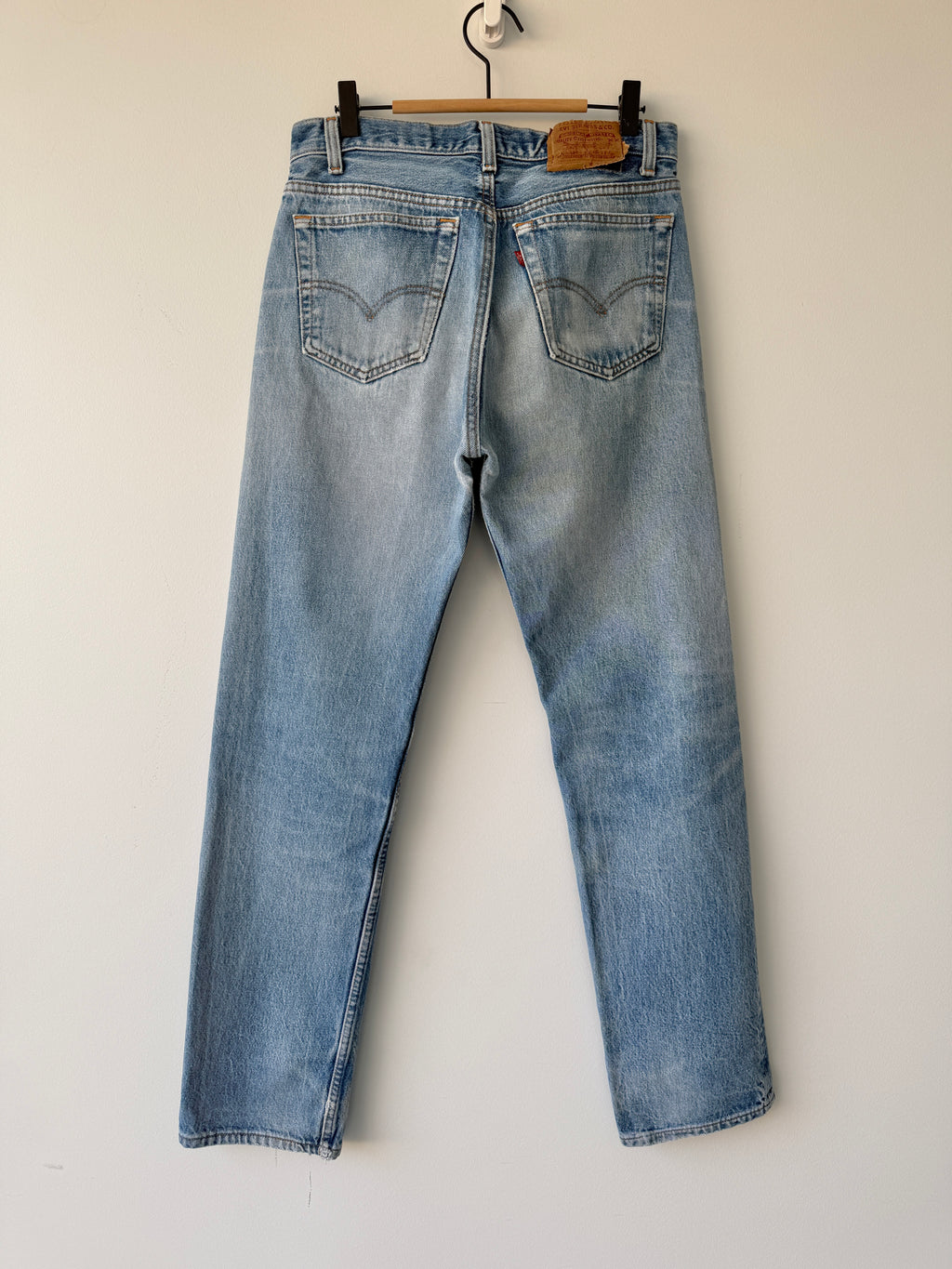 W30 L31 vintage Levis 501 29-30” measured dark whiskers faded blue 90s USA Levi’s 501s