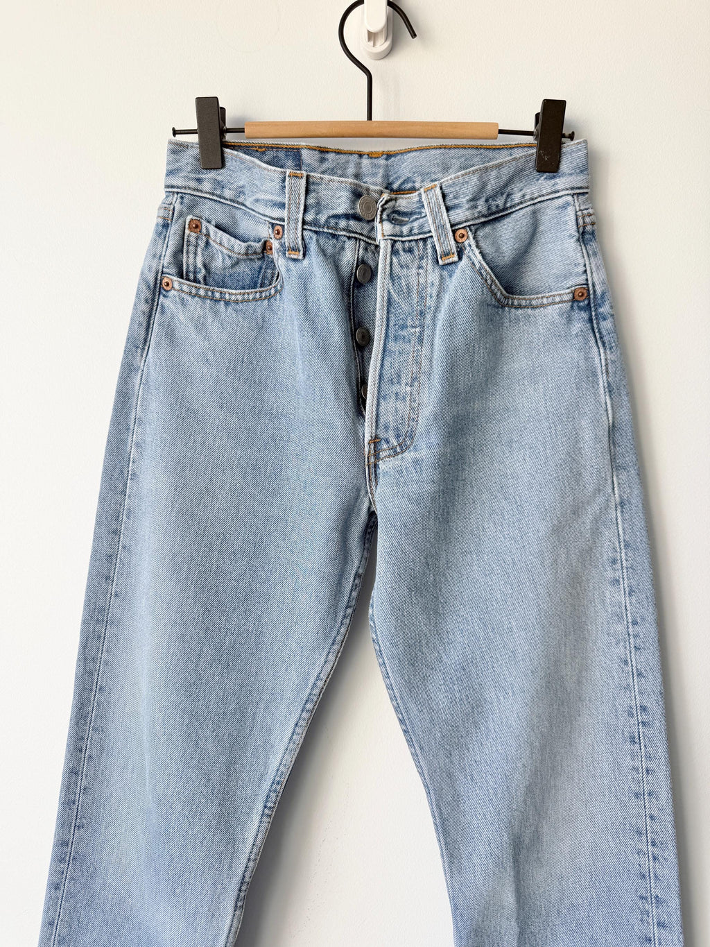 W25 L31 vintage Levis 501 24-25” measured light blue made in 90s USA (iuk)