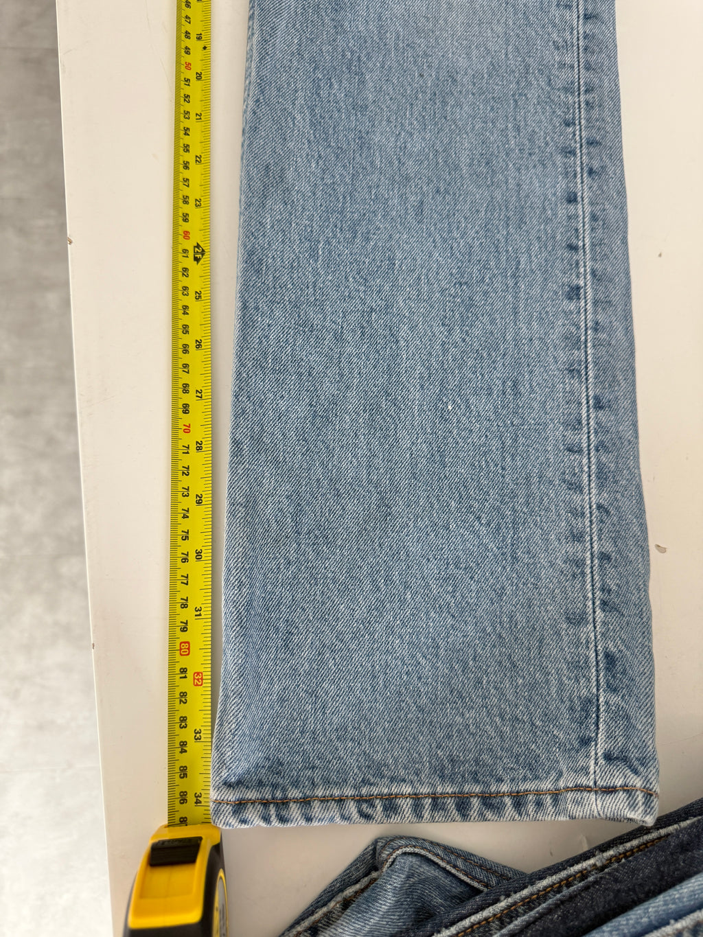 W29 L34 vintage Levis 501s 28/29” measured medium blue faded 90s 501s USA