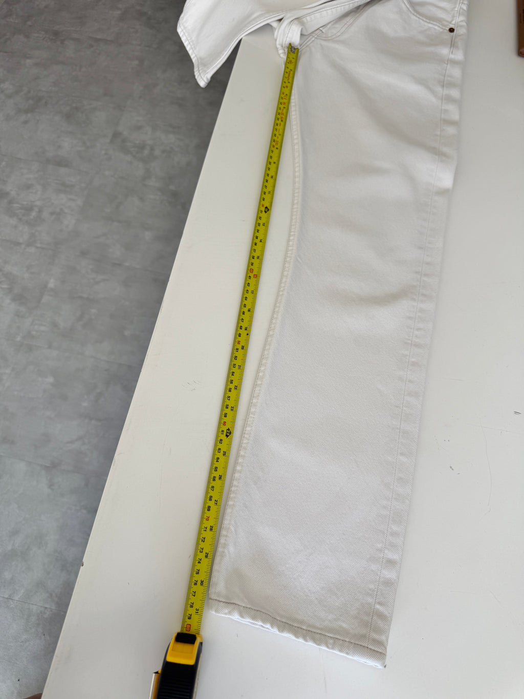 W25 L31 vintage Levis 501 25” measured waist white Y2K 501s