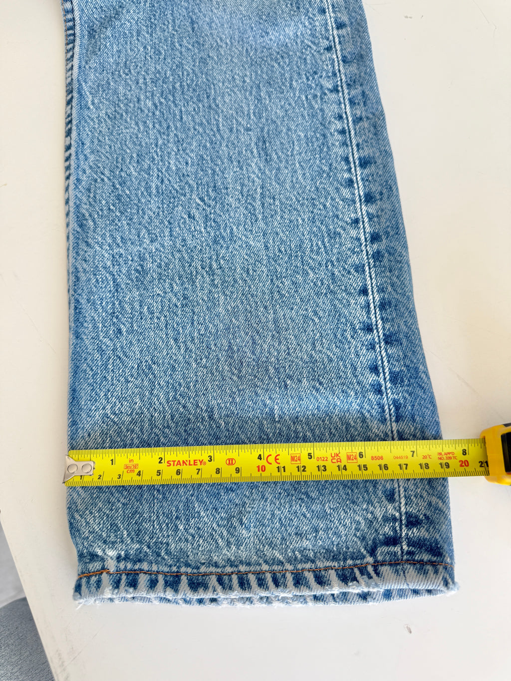 W28 L32 vintage Levis 501 27-28” measured medium faded blue made in 80s