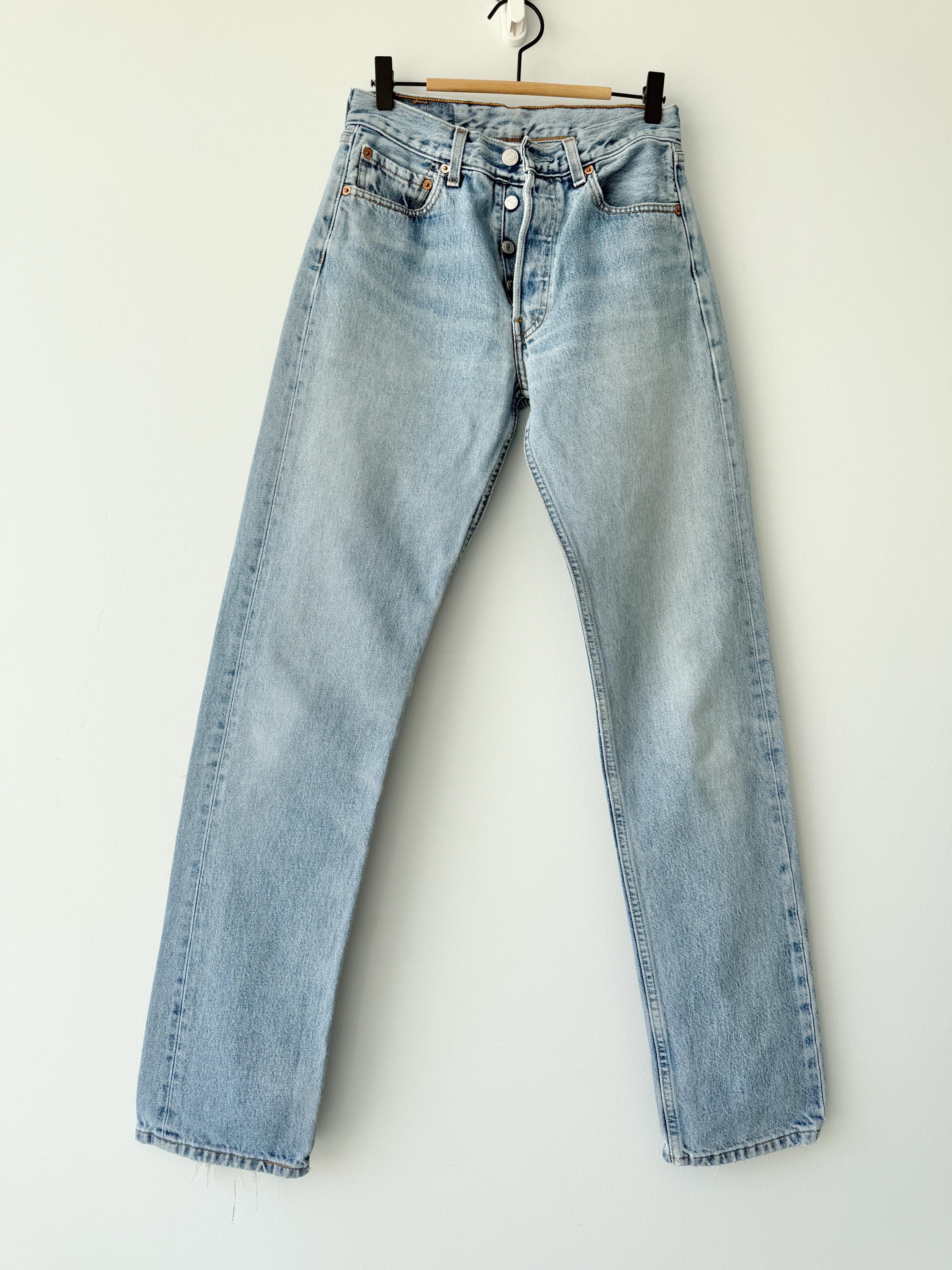 W27 L32 Levis 501 vintage 26-27” measured waist faded light medium blue year 2000 made in turkey new