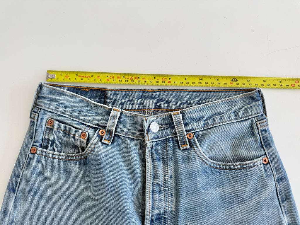 Soft W27 L30 vintage Levis 501 26/27” measured waist medium blue 90s USA  501s